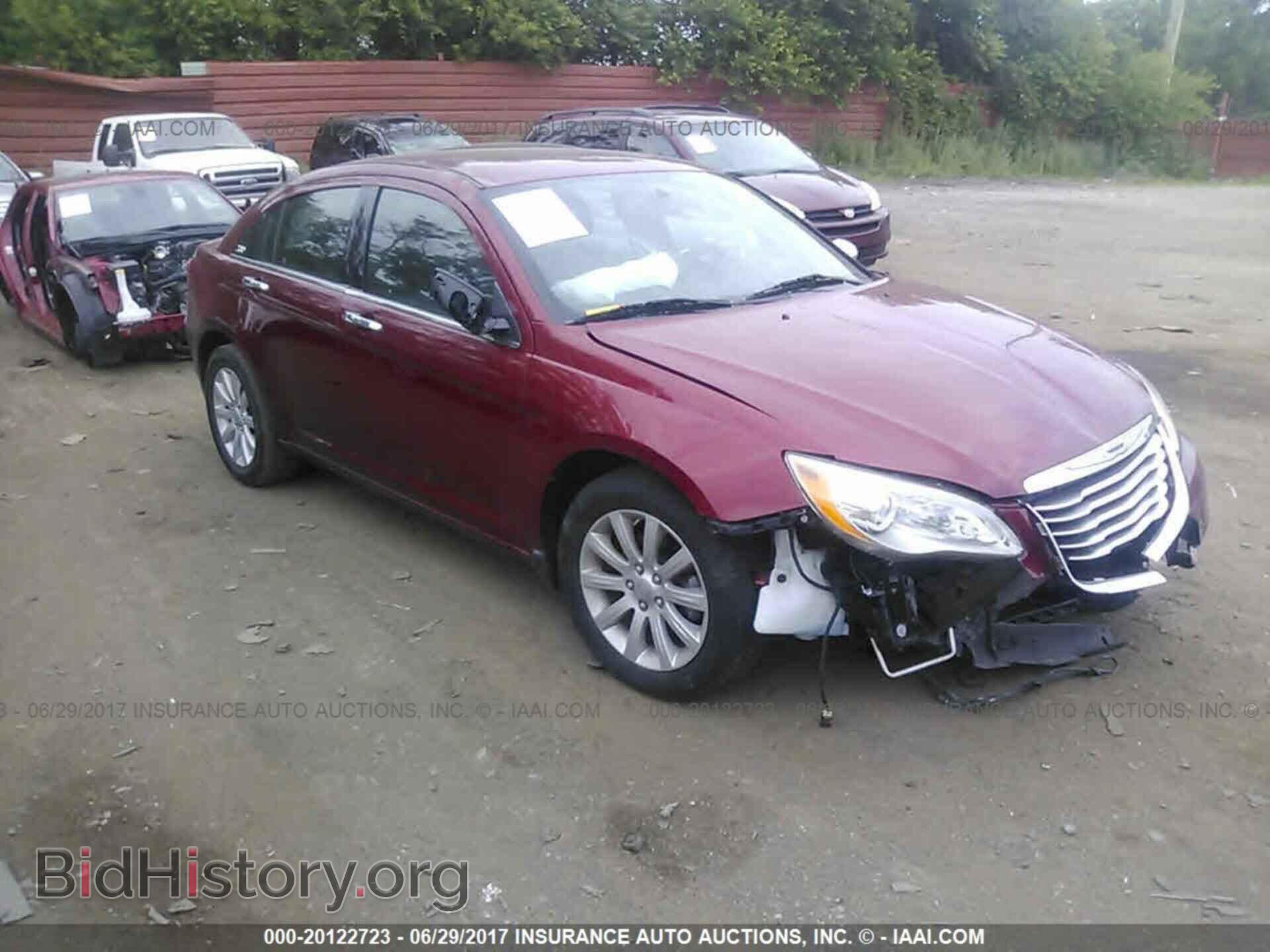 Photo 1C3CCBCG4DN755156 - Chrysler 200 2013