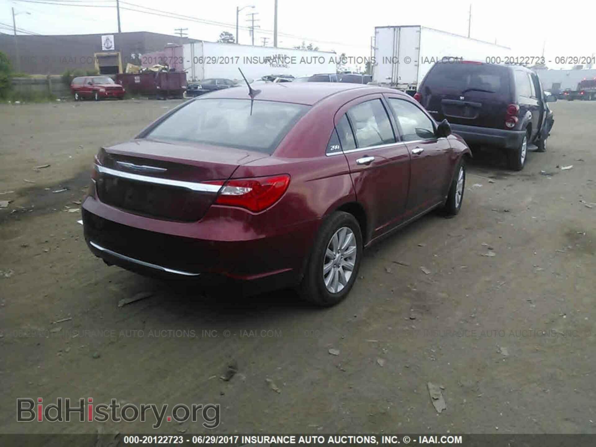 2013 Chrysler 200 - VIN: 1C3CCBCG4DN755156 - Photo 4