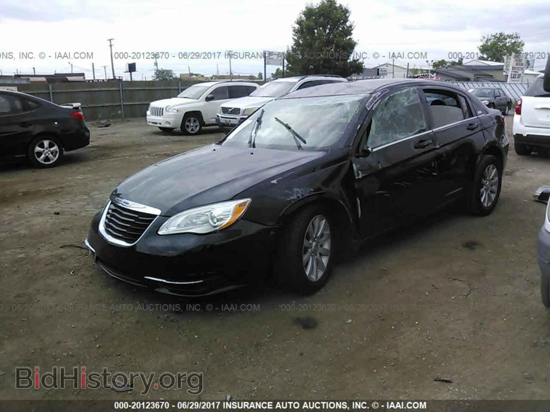 2012 Chrysler 200 - VIN: 1C3CCBBB3CN181427 - Фото 2
