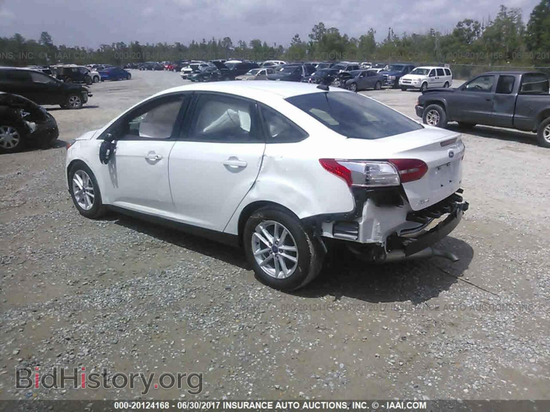 2017 Ford Focus - VIN: 1FADP3F29HL202195 - Photo 3