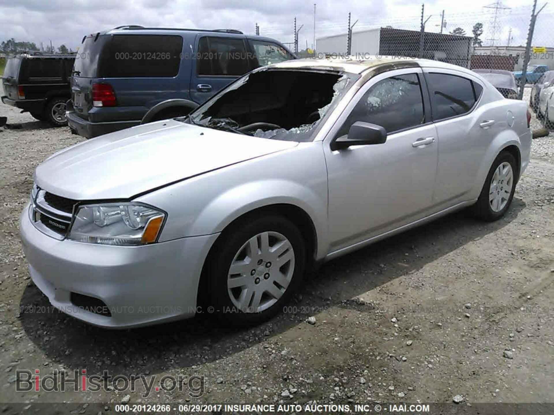2011 Dodge Avenger - VIN: 1B3BD4FB8BN534139 - Photo 2