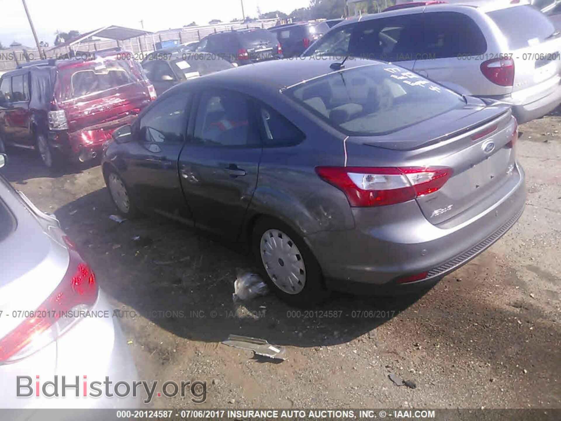 2014 Ford Focus - VIN: 1FADP3F29EL454735 - Фото 3