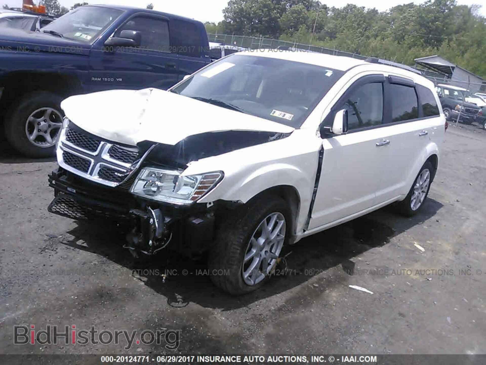2011 Dodge Journey - VIN: 3D4PH3FG3BT570063 - Фото 2