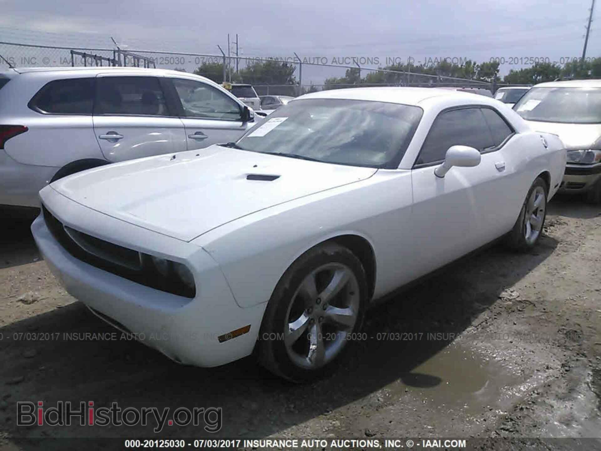 2012 Dodge Challenger - VIN: 2C3CDYAG7CH217383 - Фото 2
