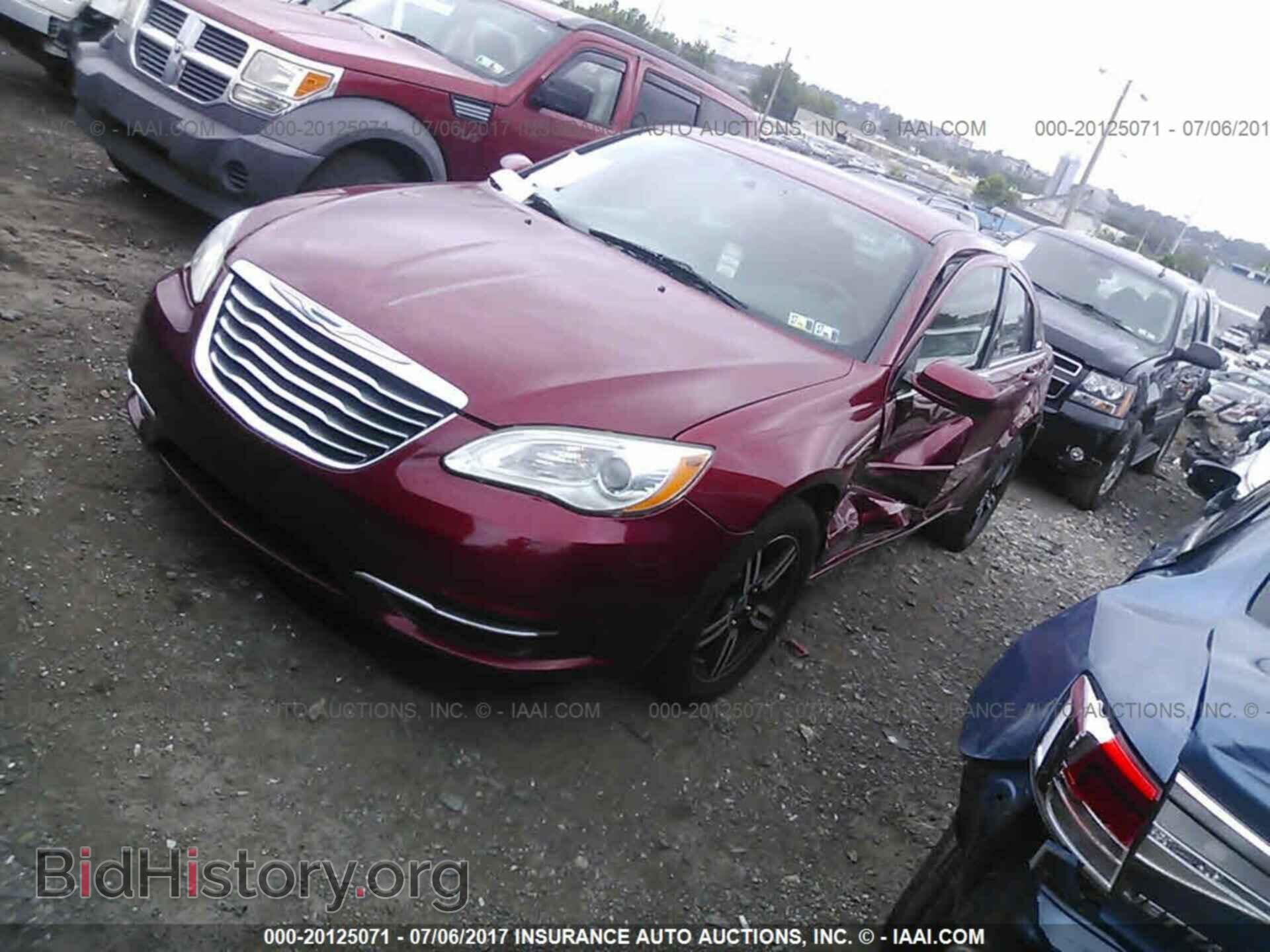 2011 Chrysler 200 - VIN: 1C3BC4FB7BN550709 - Photo 2