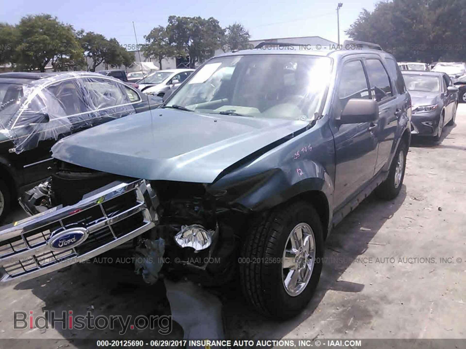 2012 Ford Escape - VIN: 1FMCU0D75CKB58587 - Photo 2