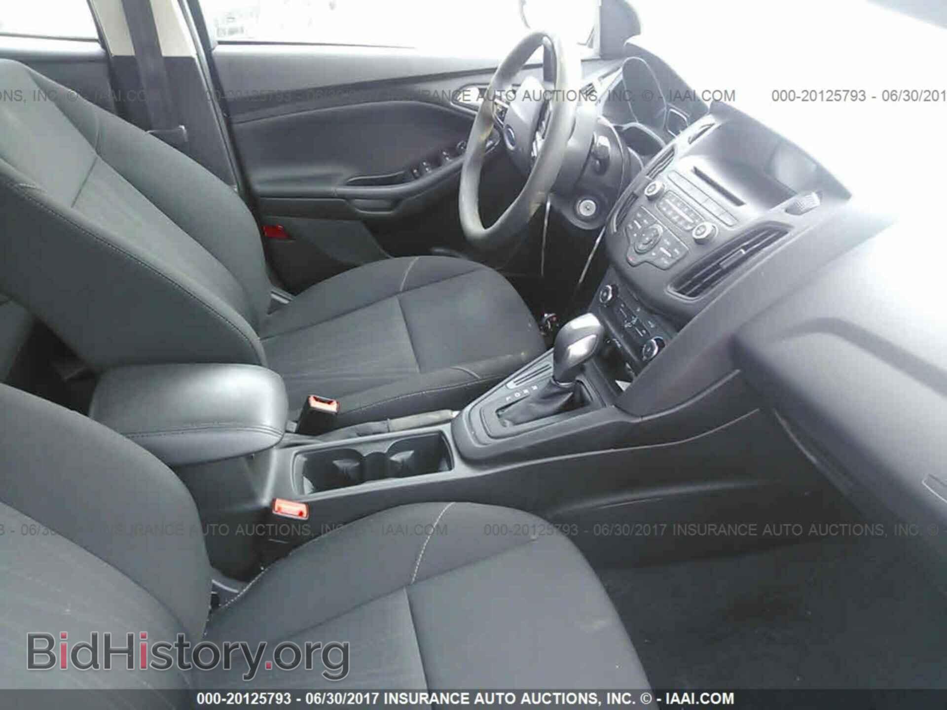 2016 Ford Focus - VIN: 1FADP3F26GL292548 - Photo 5