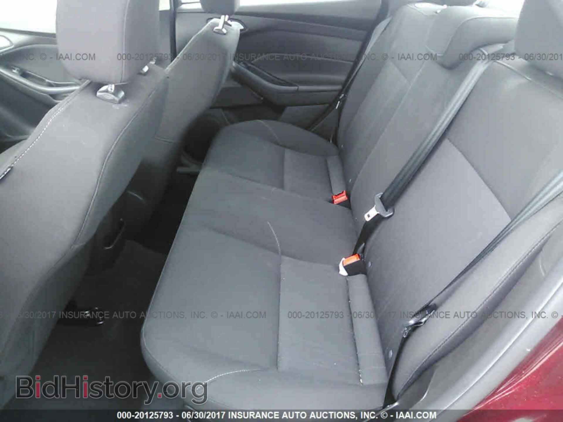 2016 Ford Focus - VIN: 1FADP3F26GL292548 - Photo 8