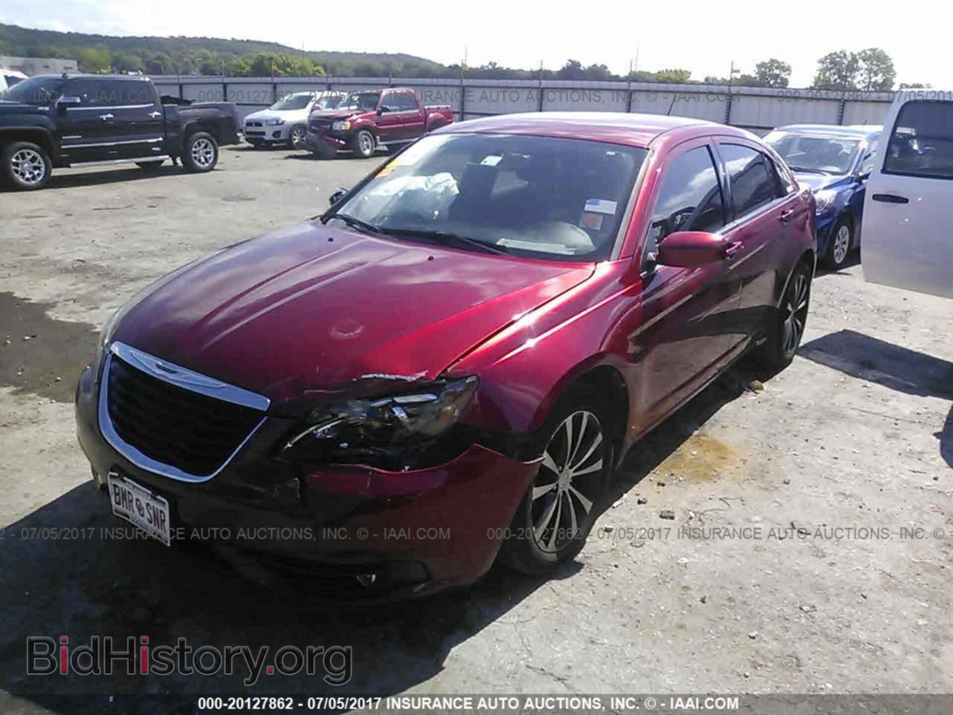 2013 Chrysler 200 - VIN: 1C3CCBBB5DN651314 - Фото 2