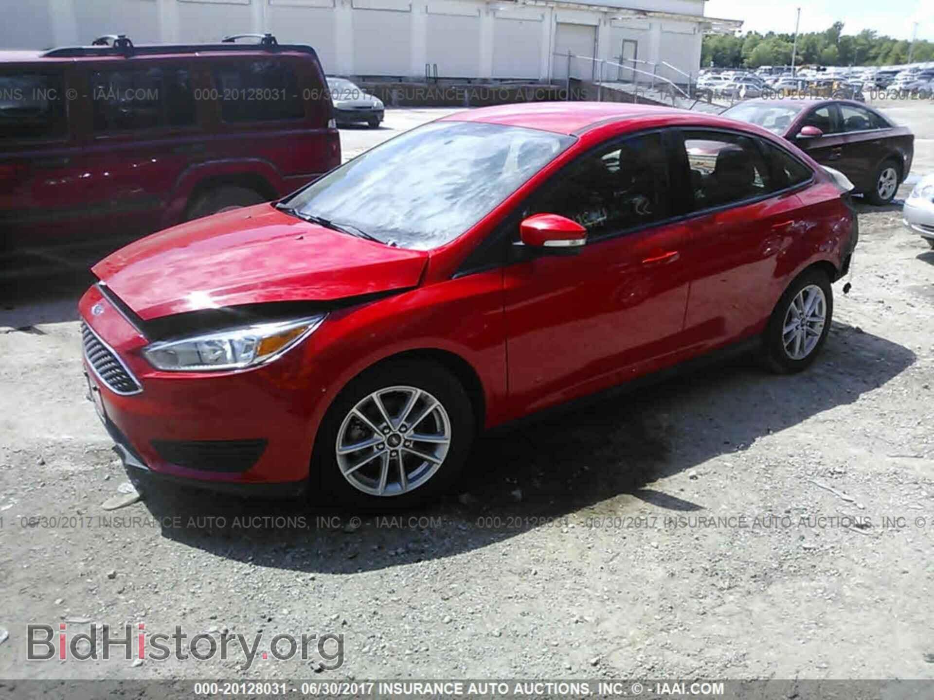 2015 Ford Focus - VIN: 1FADP3F21FL317614 - Photo 2