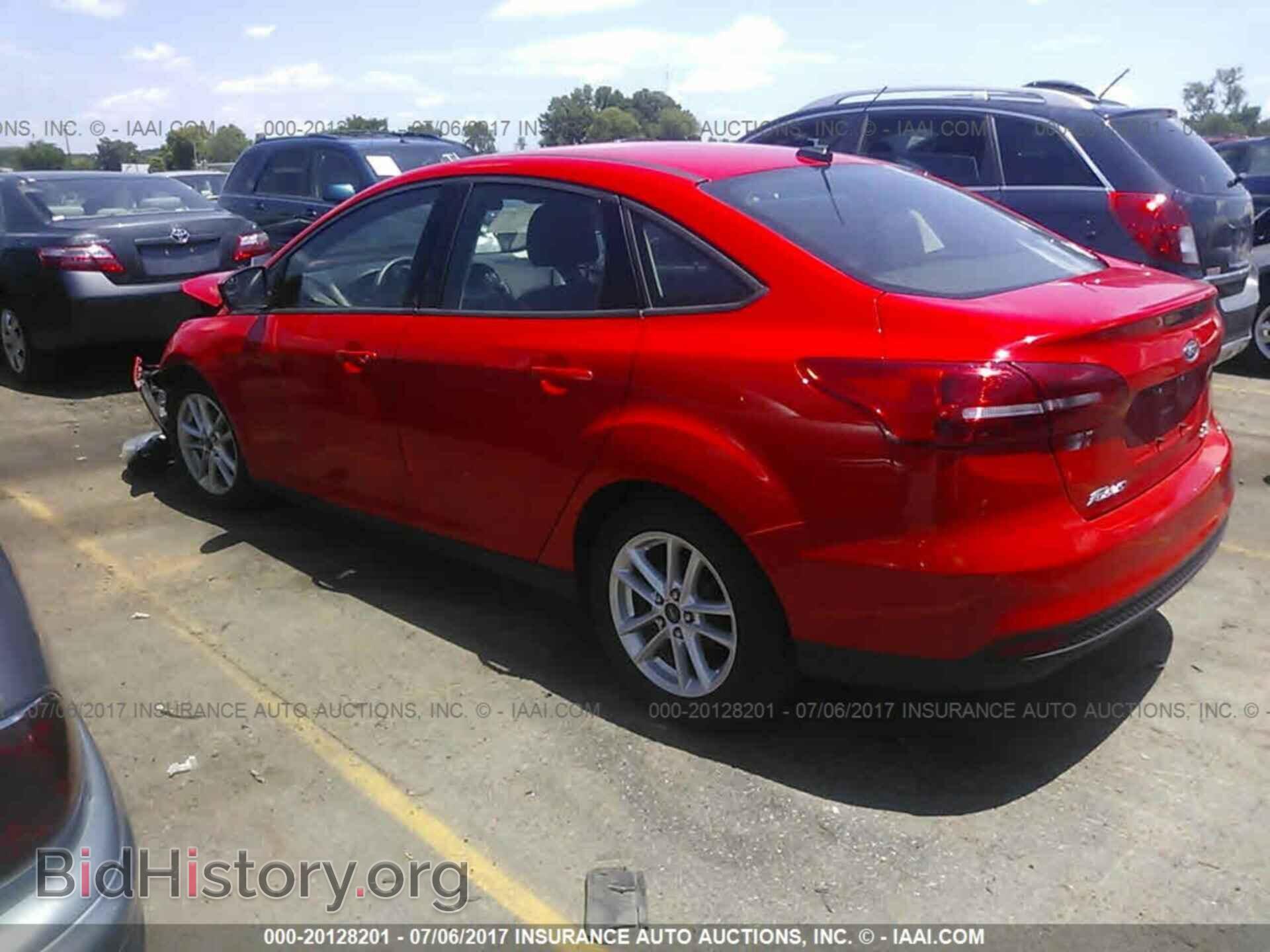 2015 Ford Focus - VIN: 1FADP3F25FL316529 - Photo 3