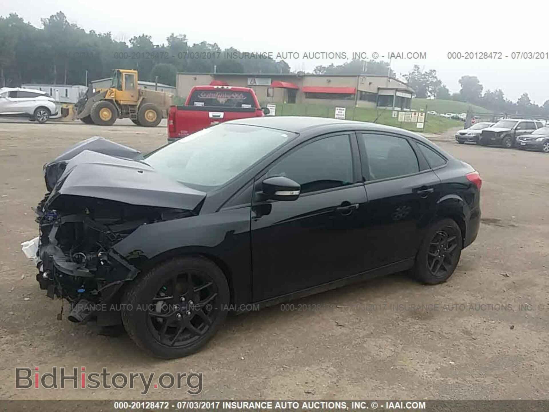 2016 Ford Focus - VIN: 1FADP3FE0GL244036 - Photo 2