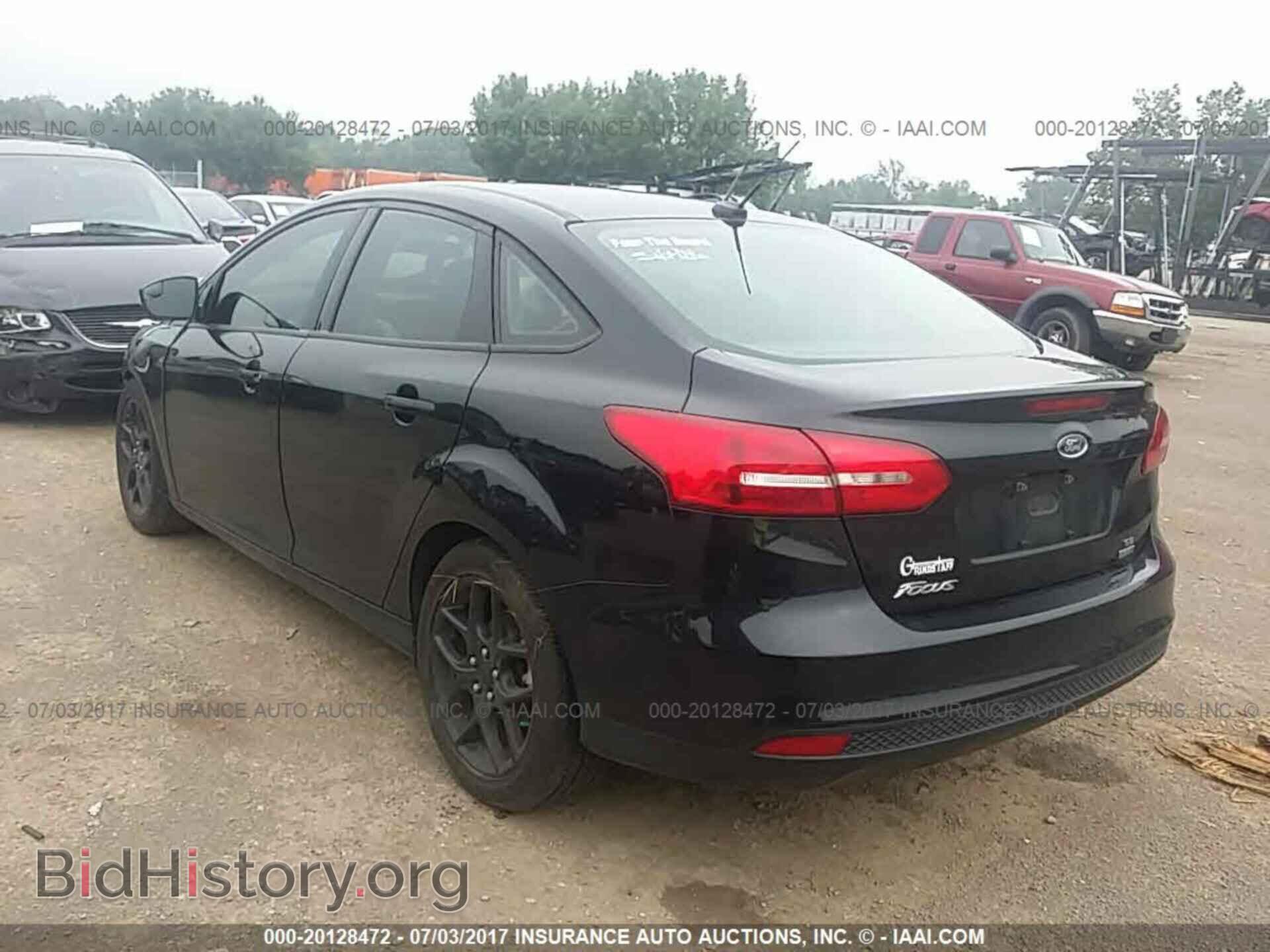 2016 Ford Focus - VIN: 1FADP3FE0GL244036 - Photo 3