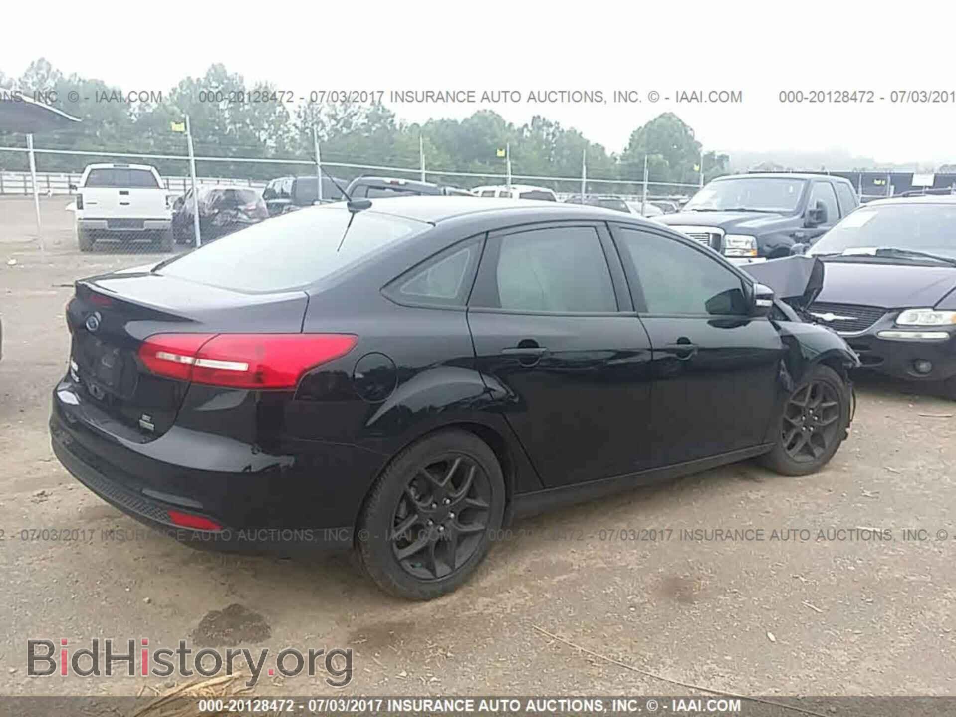2016 Ford Focus - VIN: 1FADP3FE0GL244036 - Photo 4