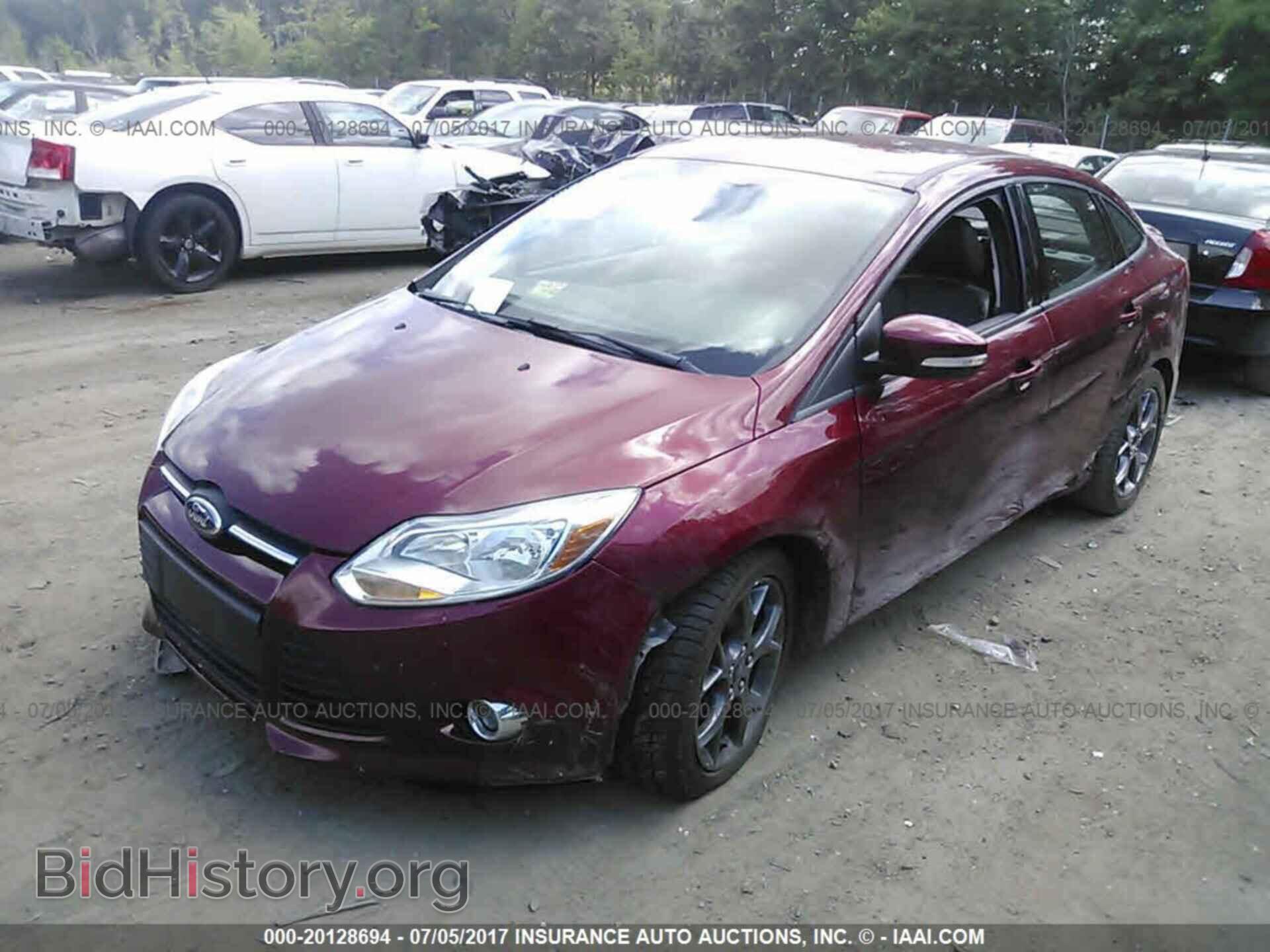 2014 Ford Focus - VIN: 1FADP3F22EL327311 - Фото 2
