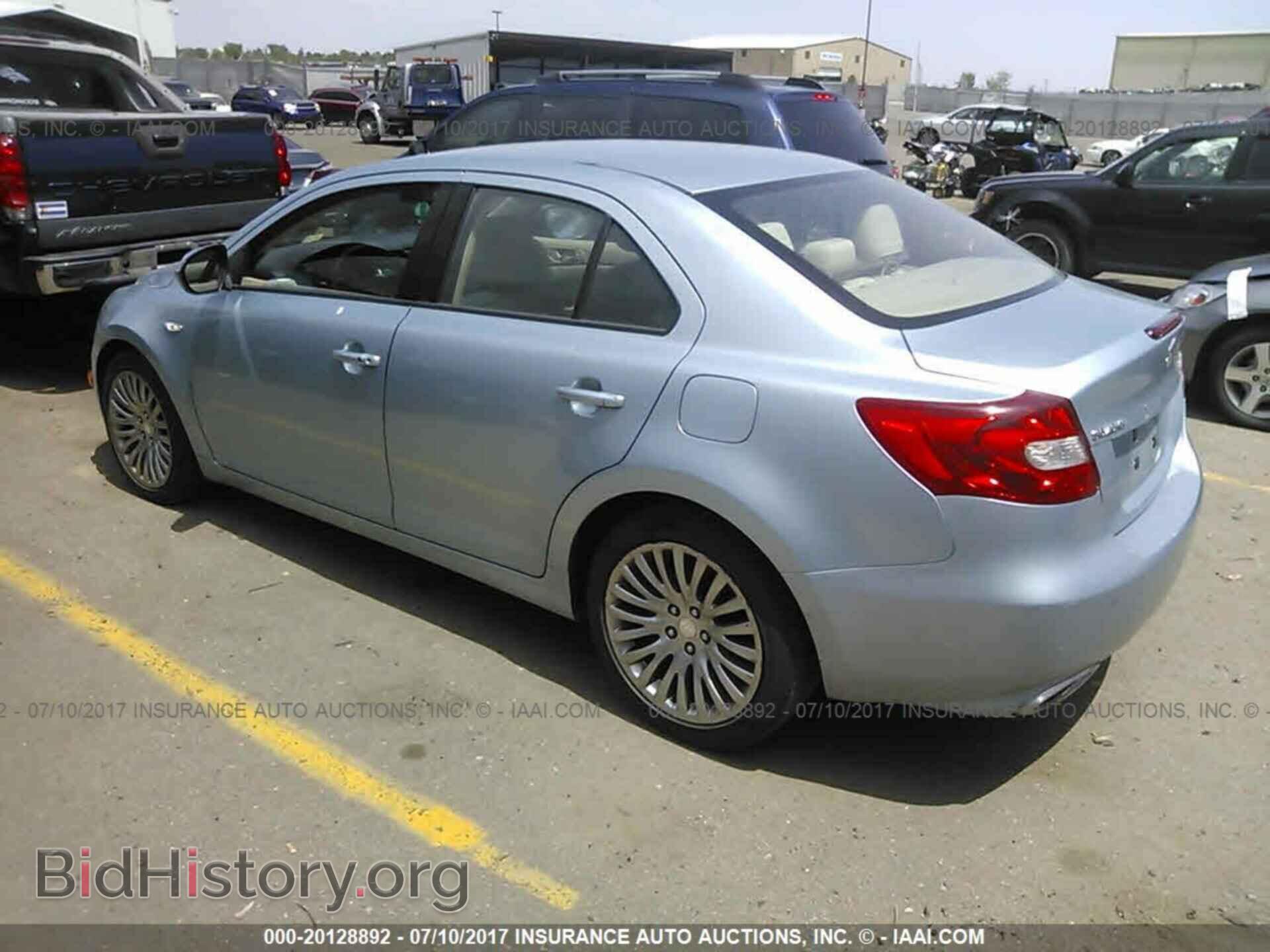 2011 Suzuki Kizashi - VIN: JS2RF9A3XB6110661 - Photo 3