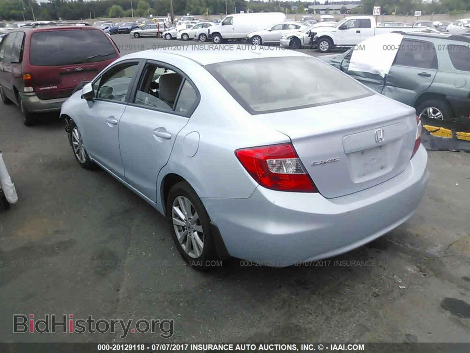 2012 Honda Civic - VIN: 2HGFB2F95CH505815 - Photo 3