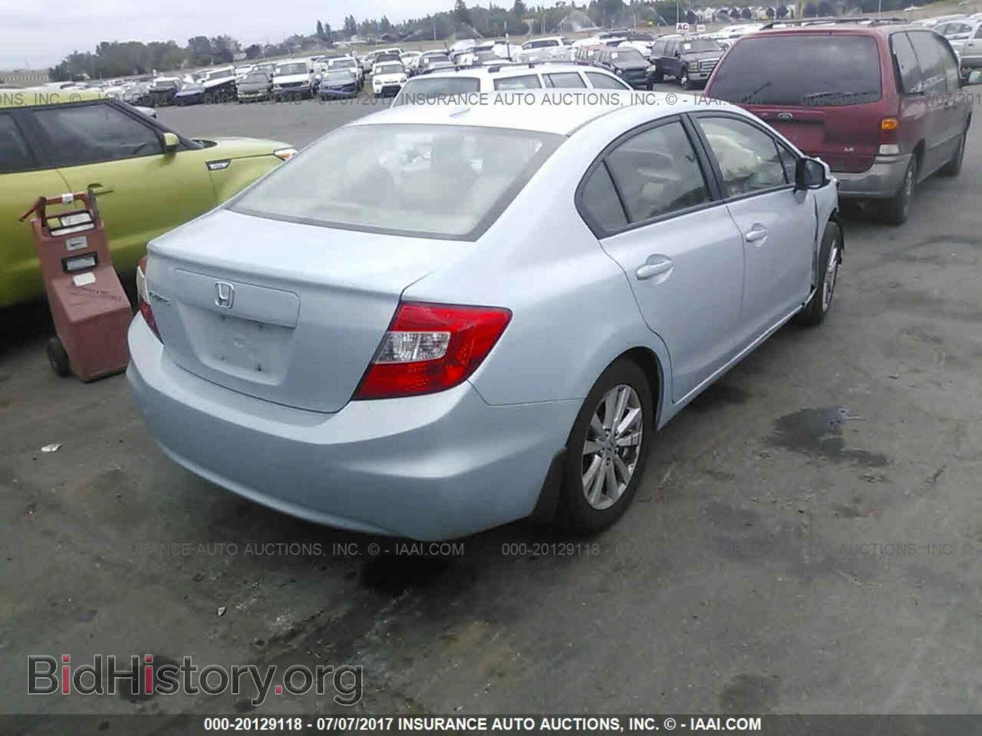 2012 Honda Civic - VIN: 2HGFB2F95CH505815 - Photo 4