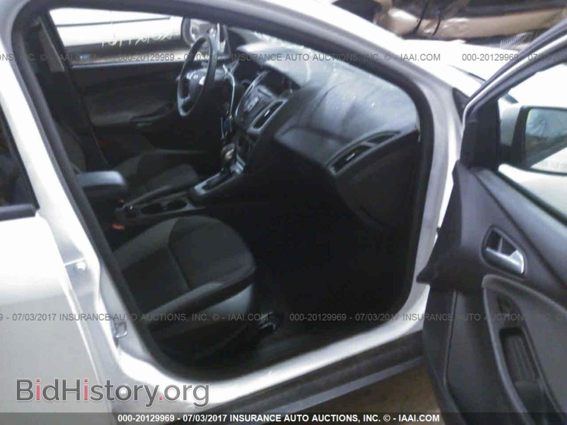 2014 Ford Focus - VIN: 1FADP3F23EL370376 - Photo 5