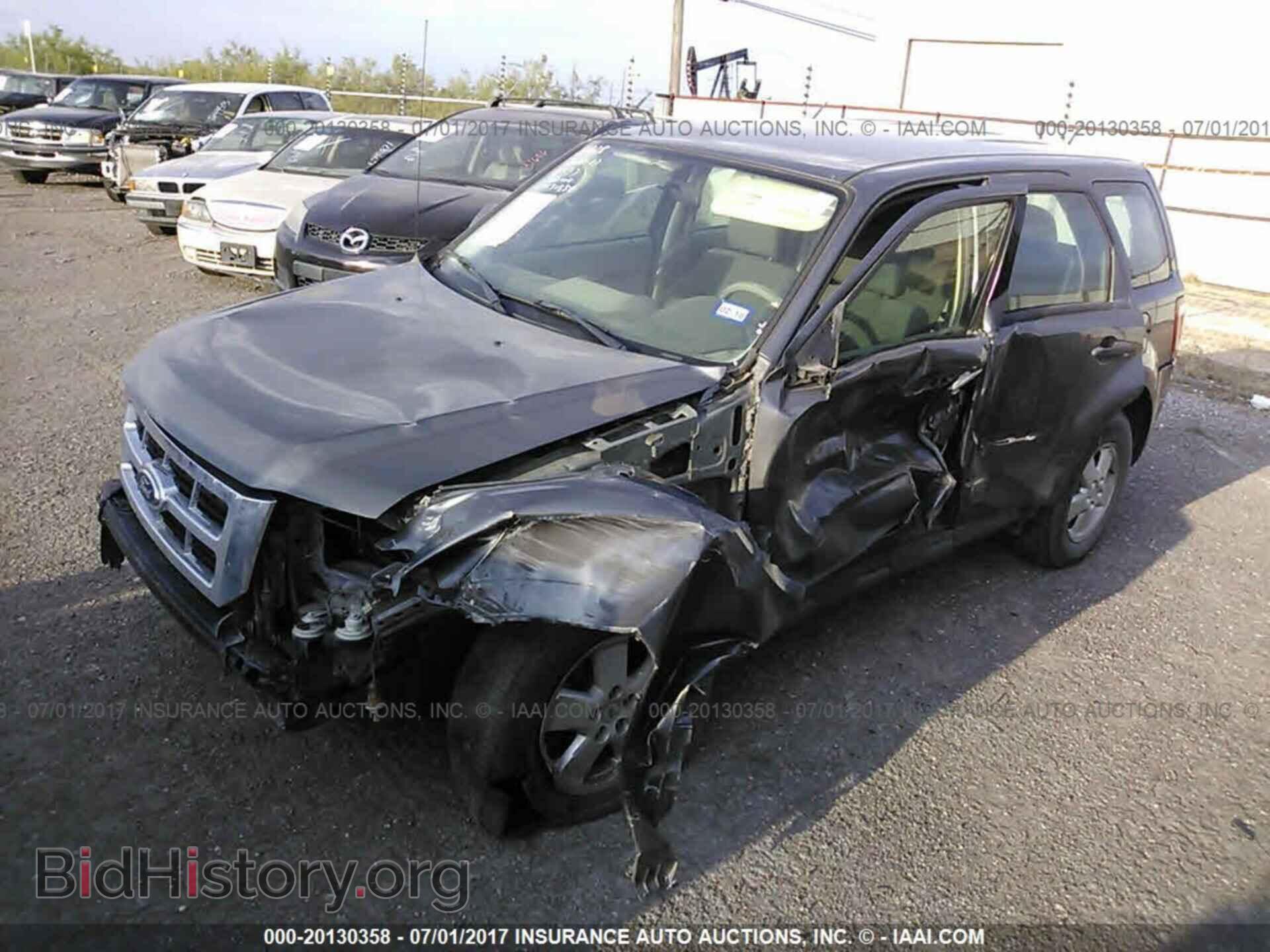 2011 Ford Escape - VIN: 1FMCU0C73BKB23725 - Photo 2