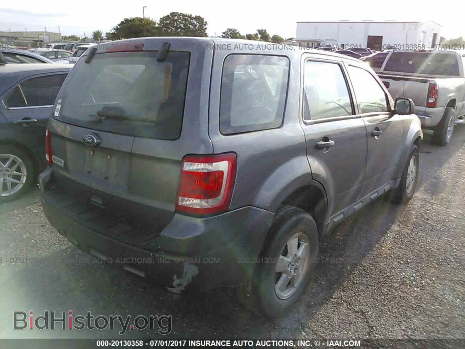 2011 Ford Escape - VIN: 1FMCU0C73BKB23725 - Photo 4
