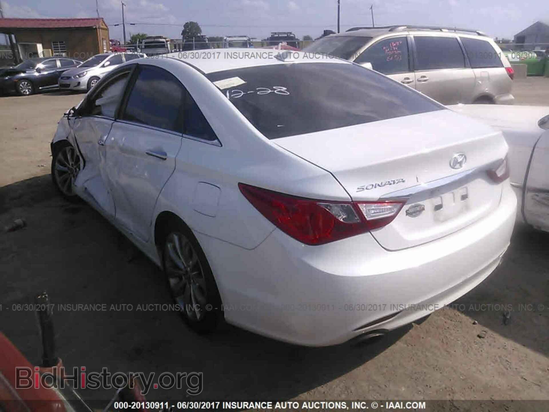2012 Hyundai Sonata - VIN: 5NPEC4AC4CH427749 - Photo 3