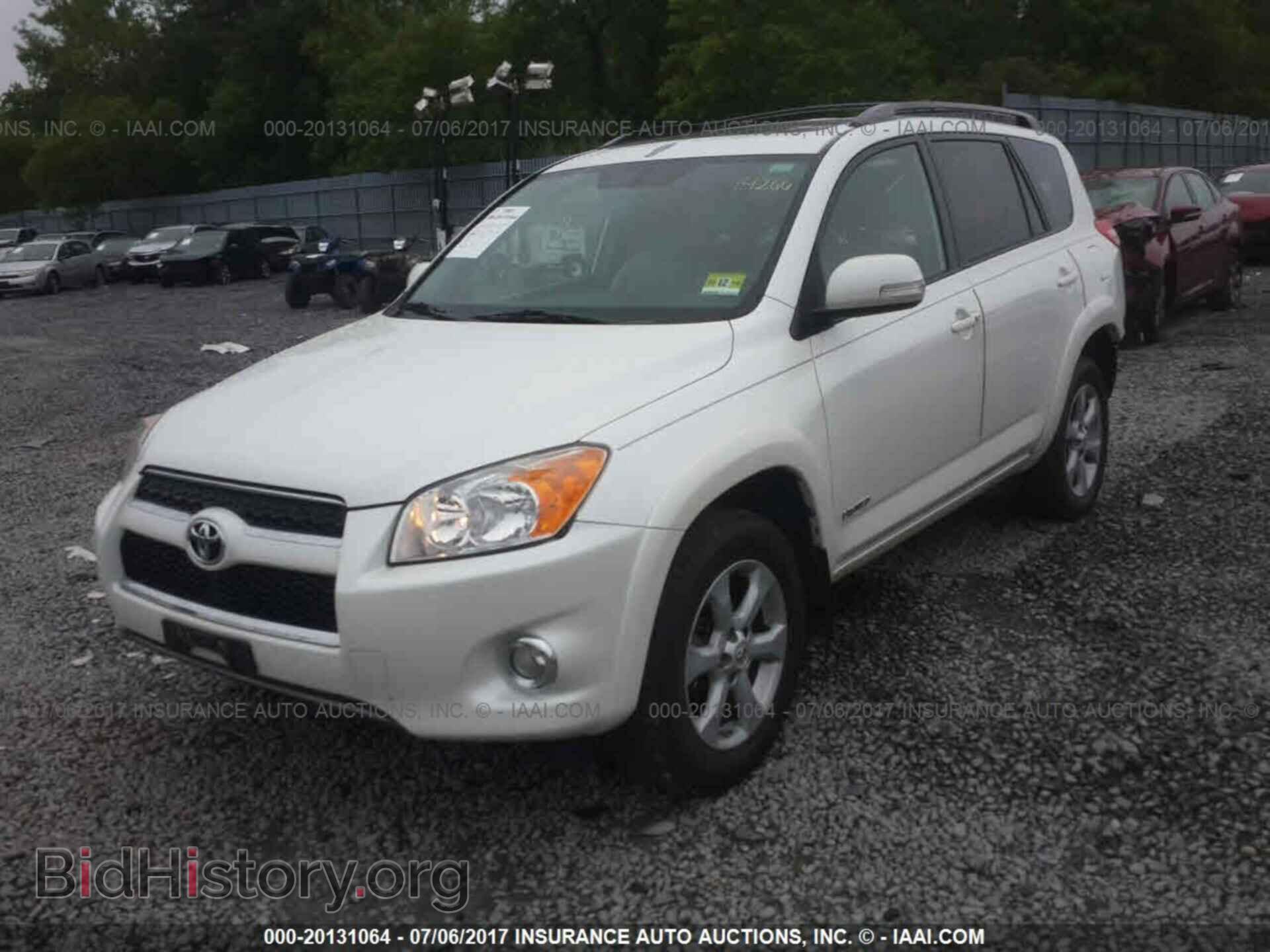 2011 Toyota Rav4 - VIN: 2T3DF4DV3BW169781 - Photo 2