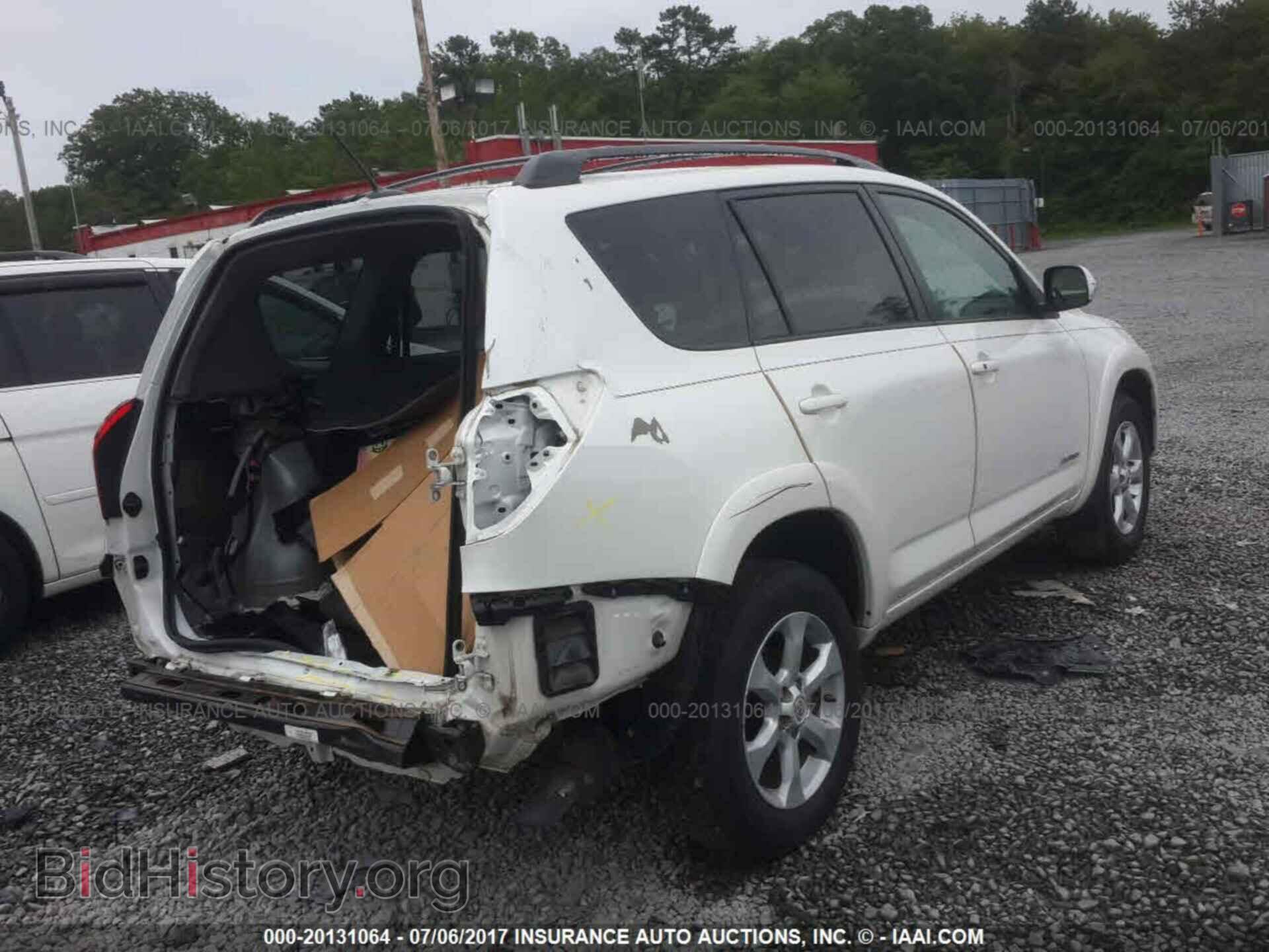 2011 Toyota Rav4 - VIN: 2T3DF4DV3BW169781 - Photo 4