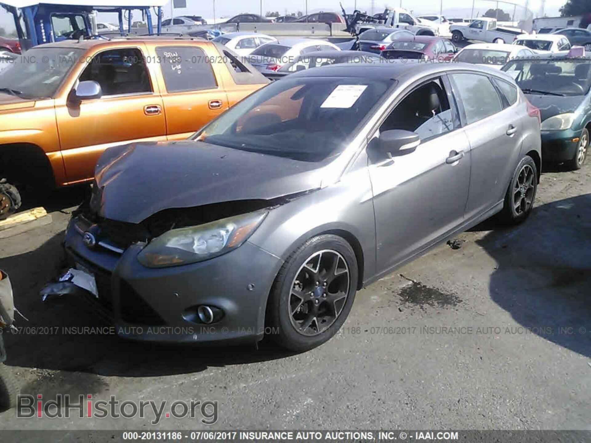 2012 Ford Focus - VIN: 1FAHP3N2XCL267875 - Photo 2