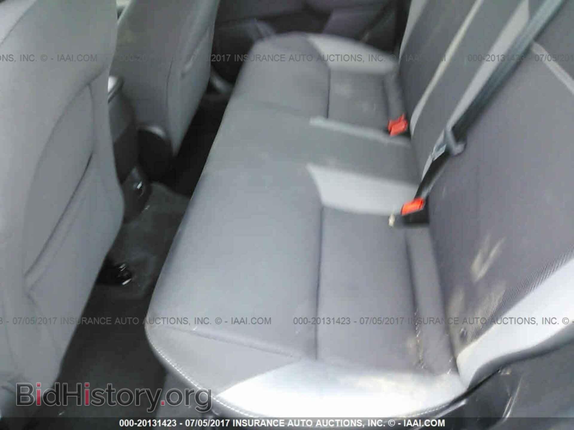 2014 Ford Focus - VIN: 1FADP3F21EL305106 - Photo 8