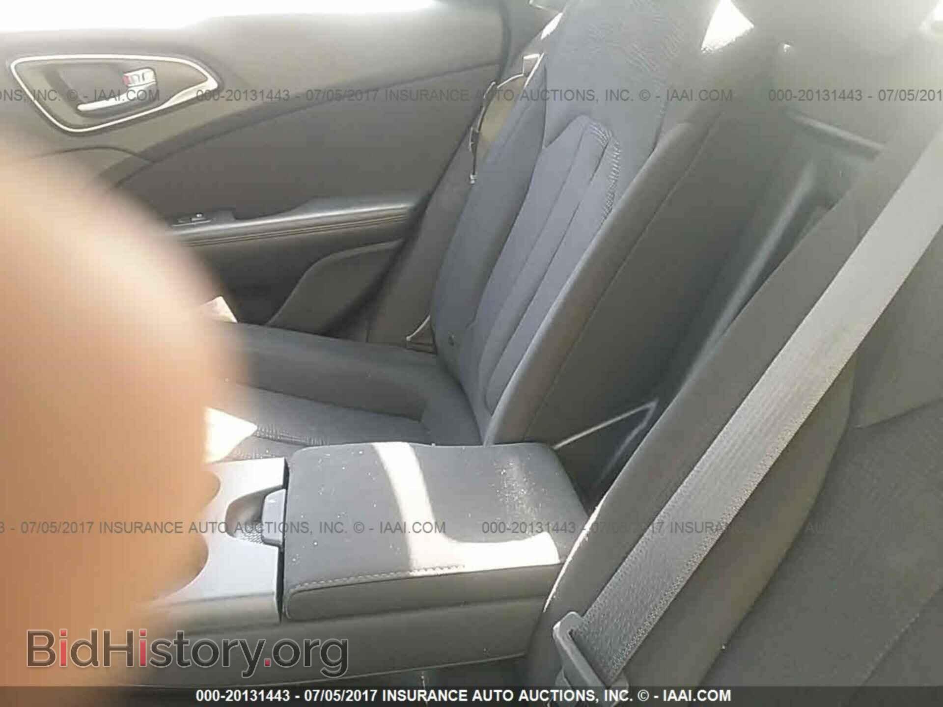 2015 Chrysler 200 - VIN: 1C3CCCAB7FN553928 - Photo 8