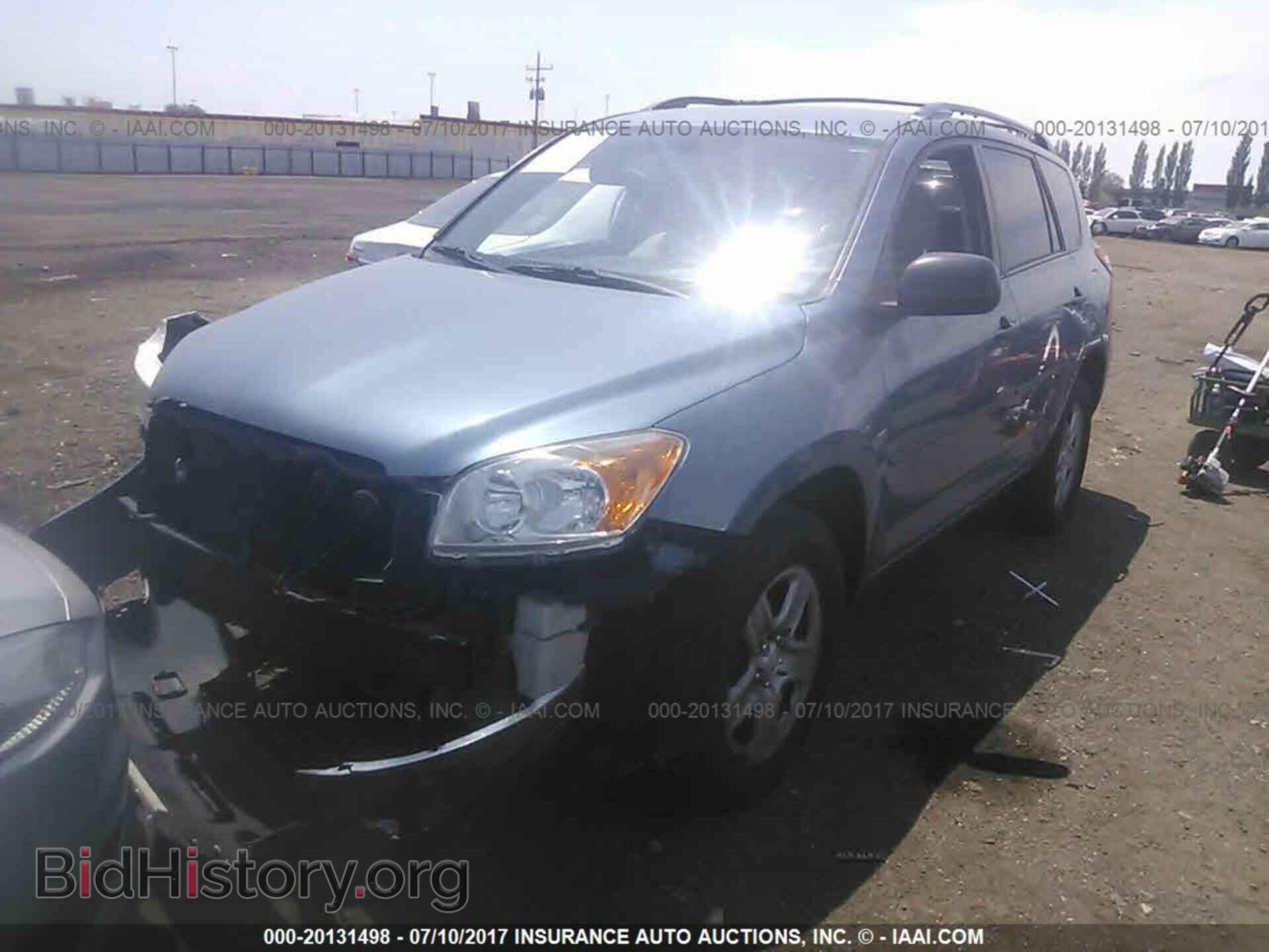 2011 Toyota Rav4 - VIN: 2T3BF4DV7BW084479 - Фото 2