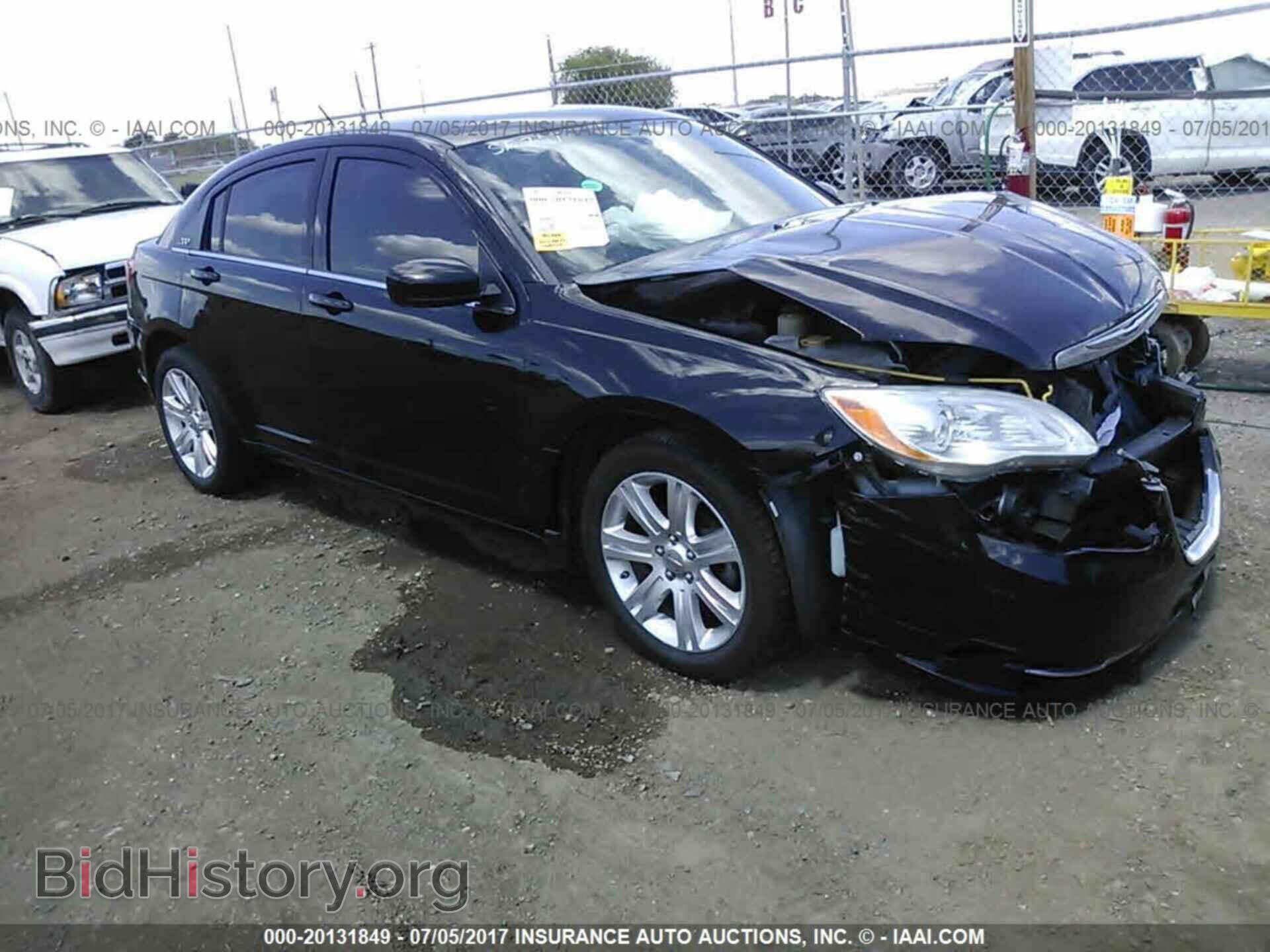 Photo 1C3BC1FB6BN614642 - Chrysler 200 2011