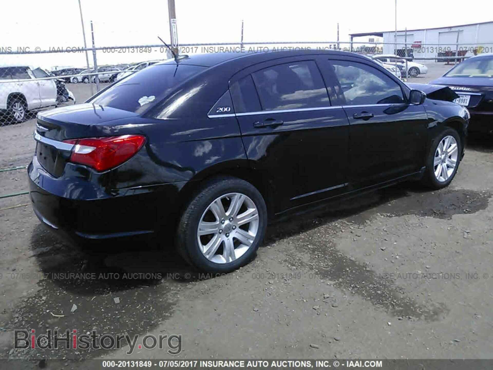 2011 Chrysler 200 - VIN: 1C3BC1FB6BN614642 - Photo 4