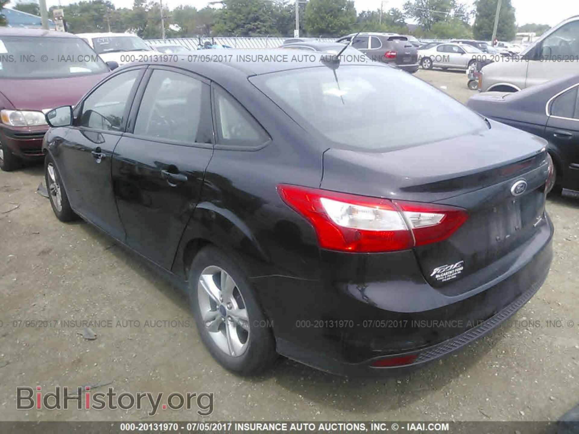 2014 Ford Focus - VIN: 1FADP3F28EL147802 - Photo 3