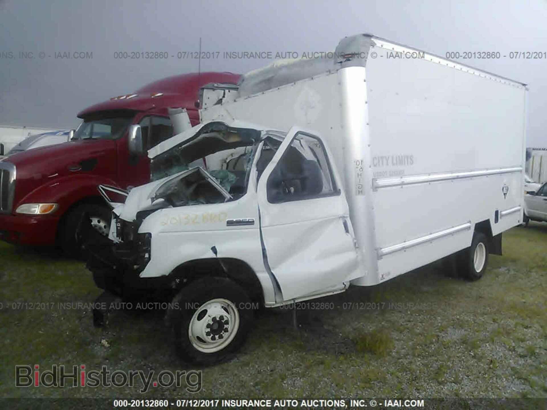2012 Ford Econoline - VIN: 1FDWE3FS4CDA34411 - Фото 2