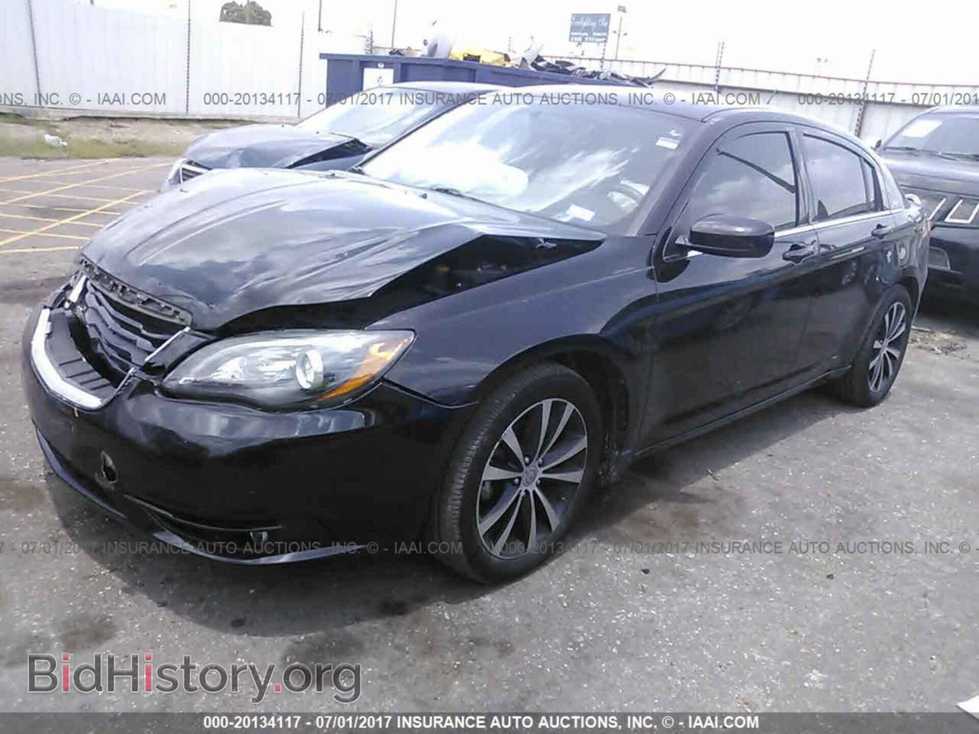 2013 Chrysler 200 - VIN: 1C3CCBBG7DN717891 - Photo 2