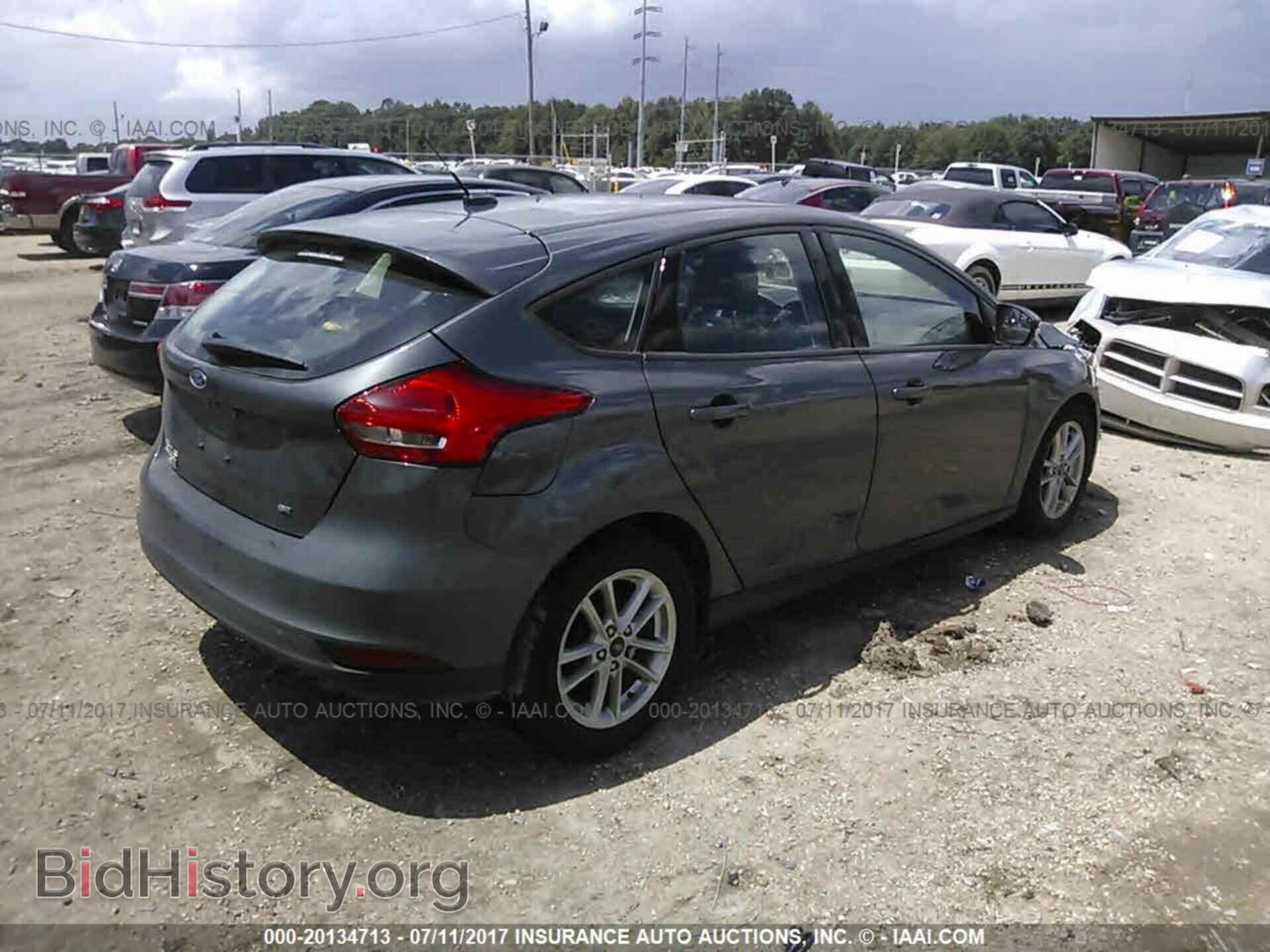 2017 Ford Focus - VIN: 1FADP3K29HL208391 - Photo 4
