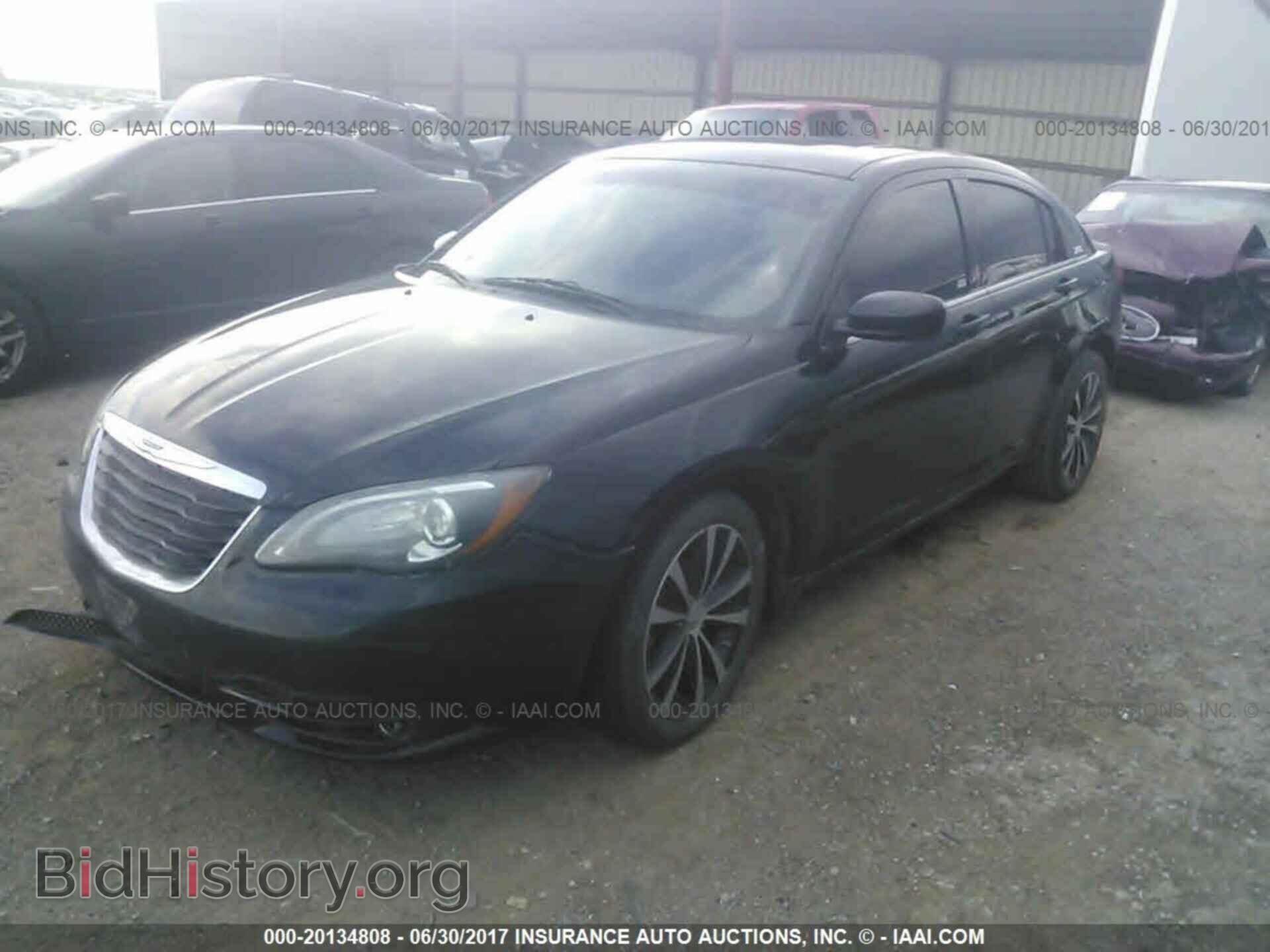 2012 Chrysler 200 - VIN: 1C3CCBHG0CN161347 - Photo 2