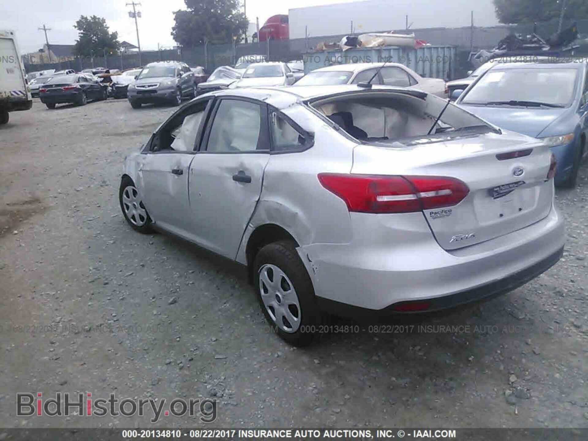 2017 Ford Focus - VIN: 1FADP3E28HL220852 - Photo 3