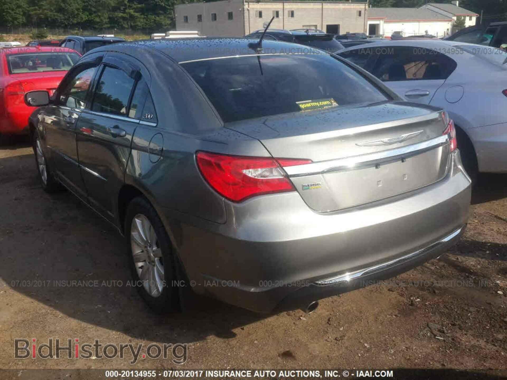 2013 Chrysler 200 - VIN: 1C3CCBBG0DN703556 - Photo 3