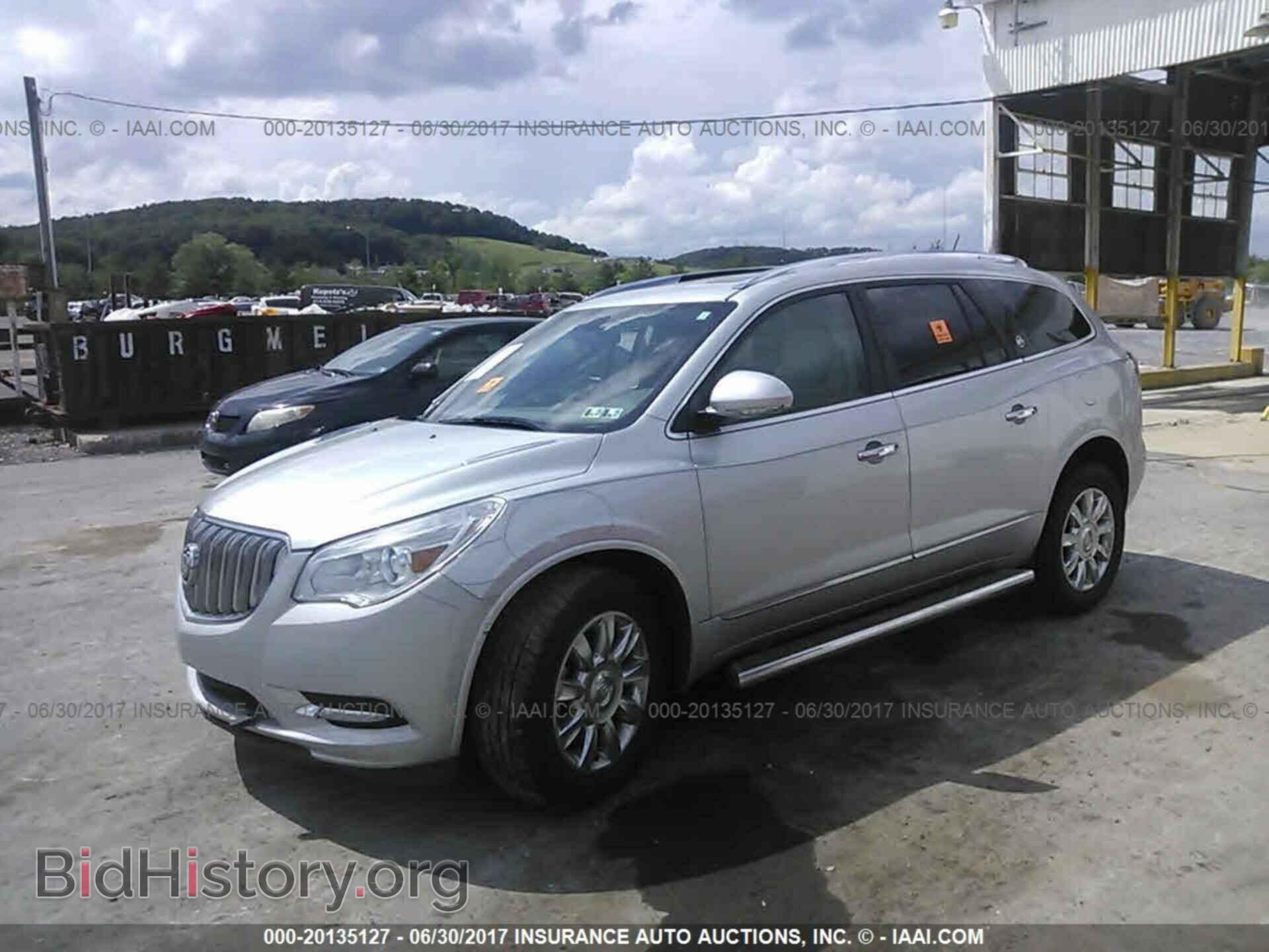 2014 Buick Enclave - VIN: 5GAKVBKD9EJ233724 - Photo 2