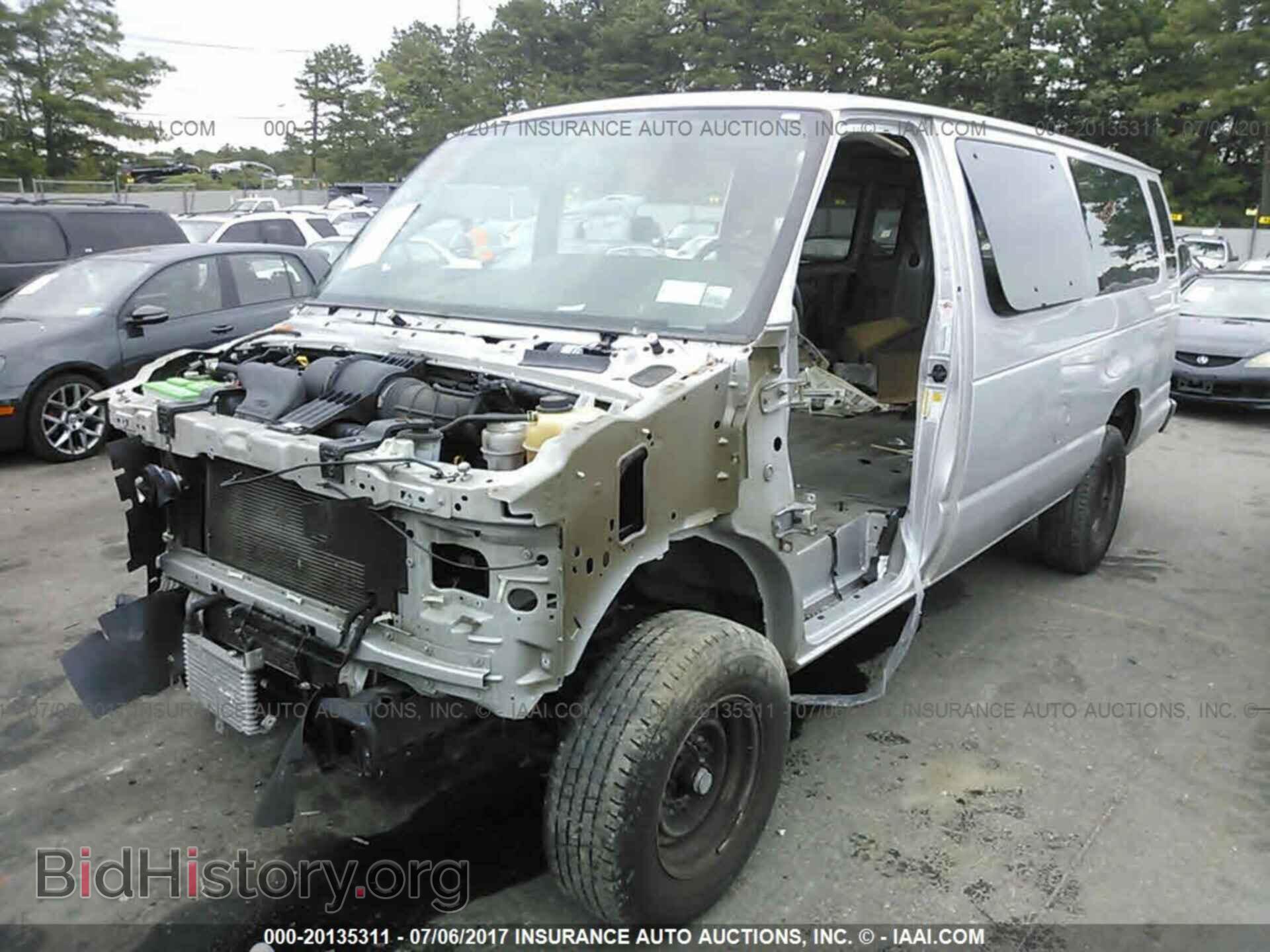 2014 Ford Econoline - VIN: 1FBSS3BL5EDA11267 - Фото 2