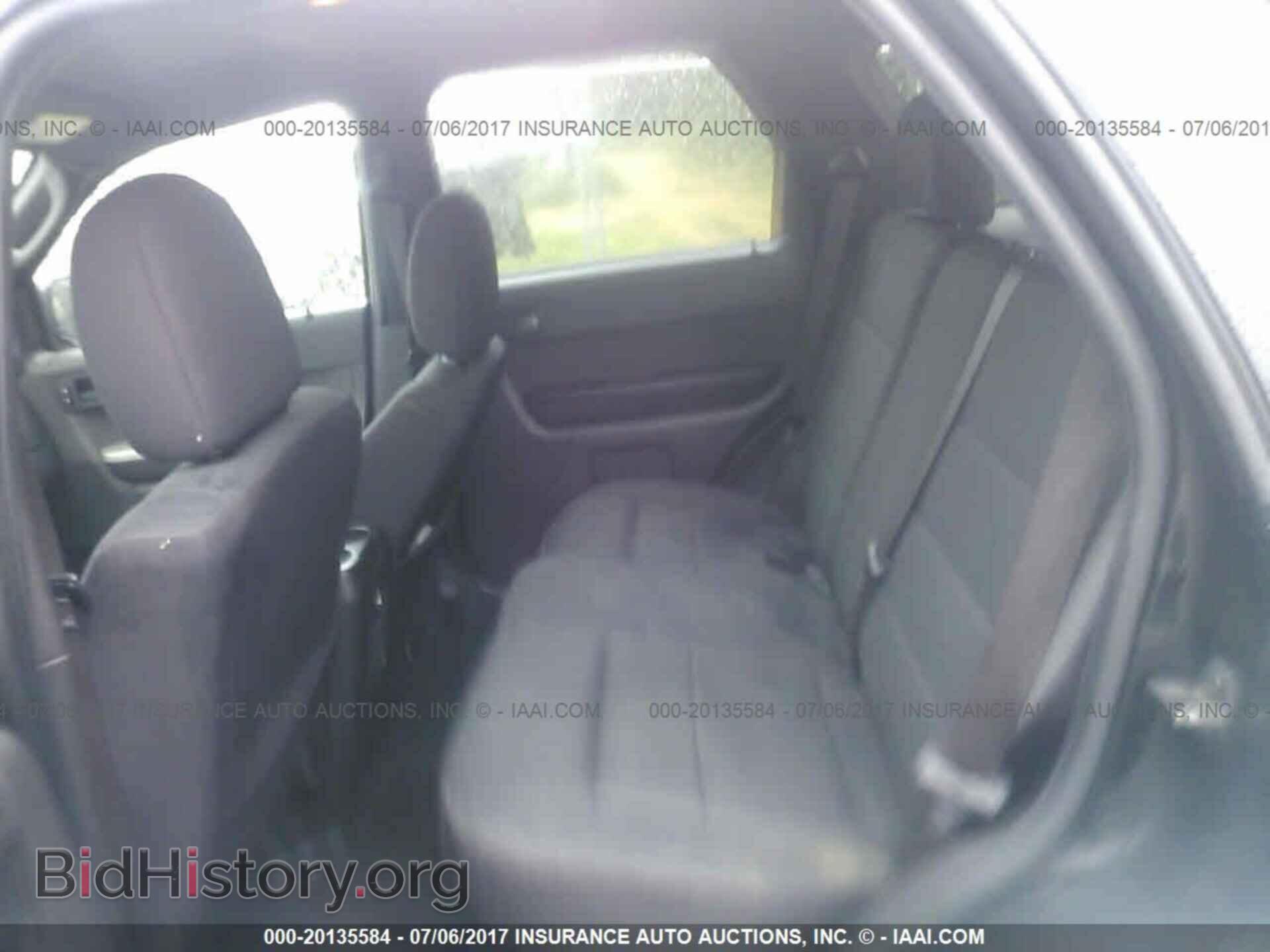 2011 Ford Escape - VIN: 1FMCU0D76BKB40498 - Photo 8