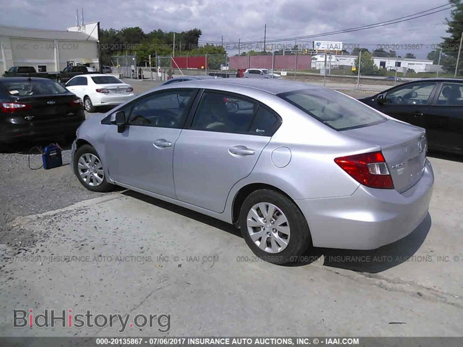 2012 Honda Civic - VIN: 19XFB2F5XCE024417 - Photo 3