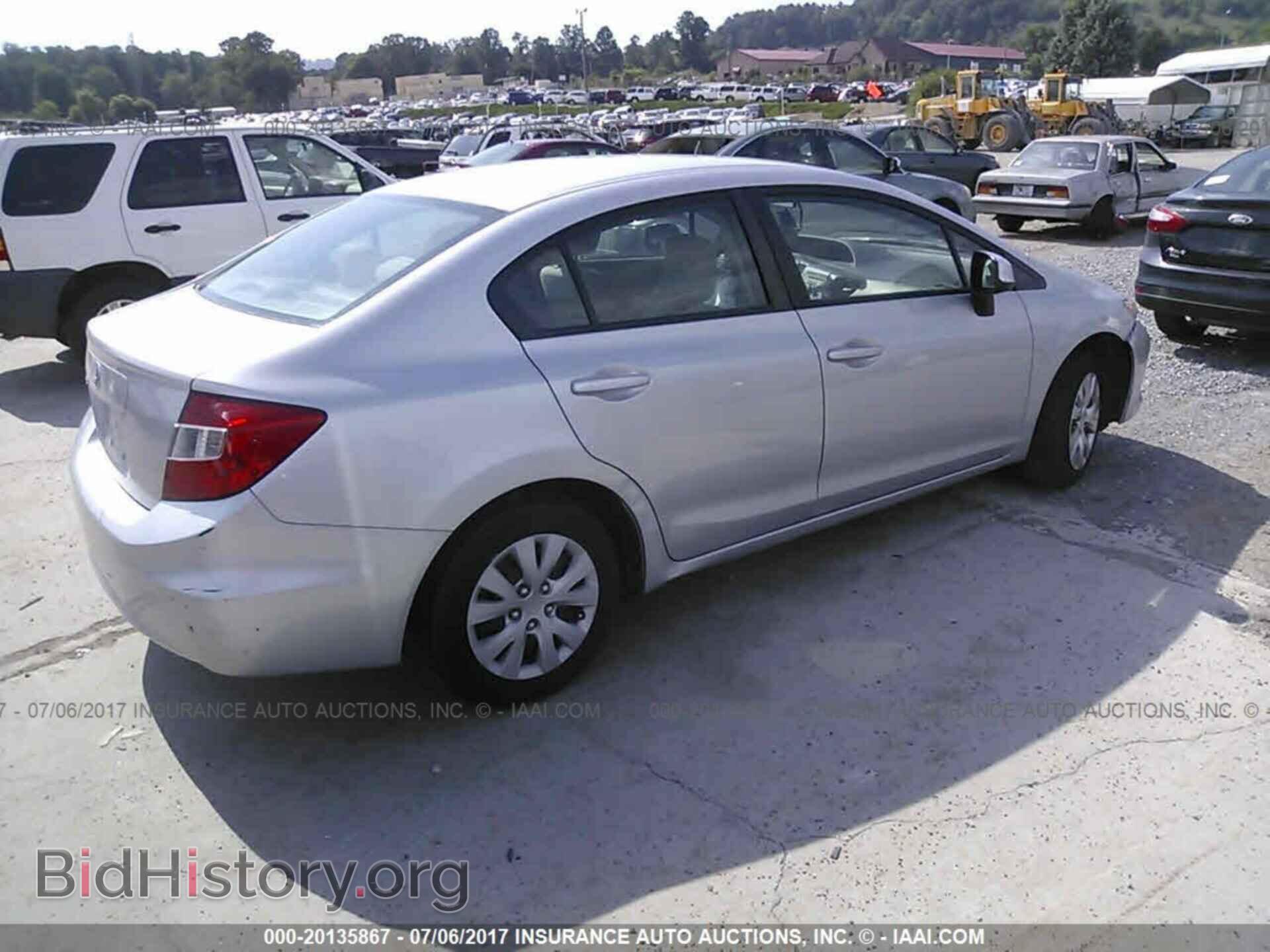 2012 Honda Civic - VIN: 19XFB2F5XCE024417 - Photo 4