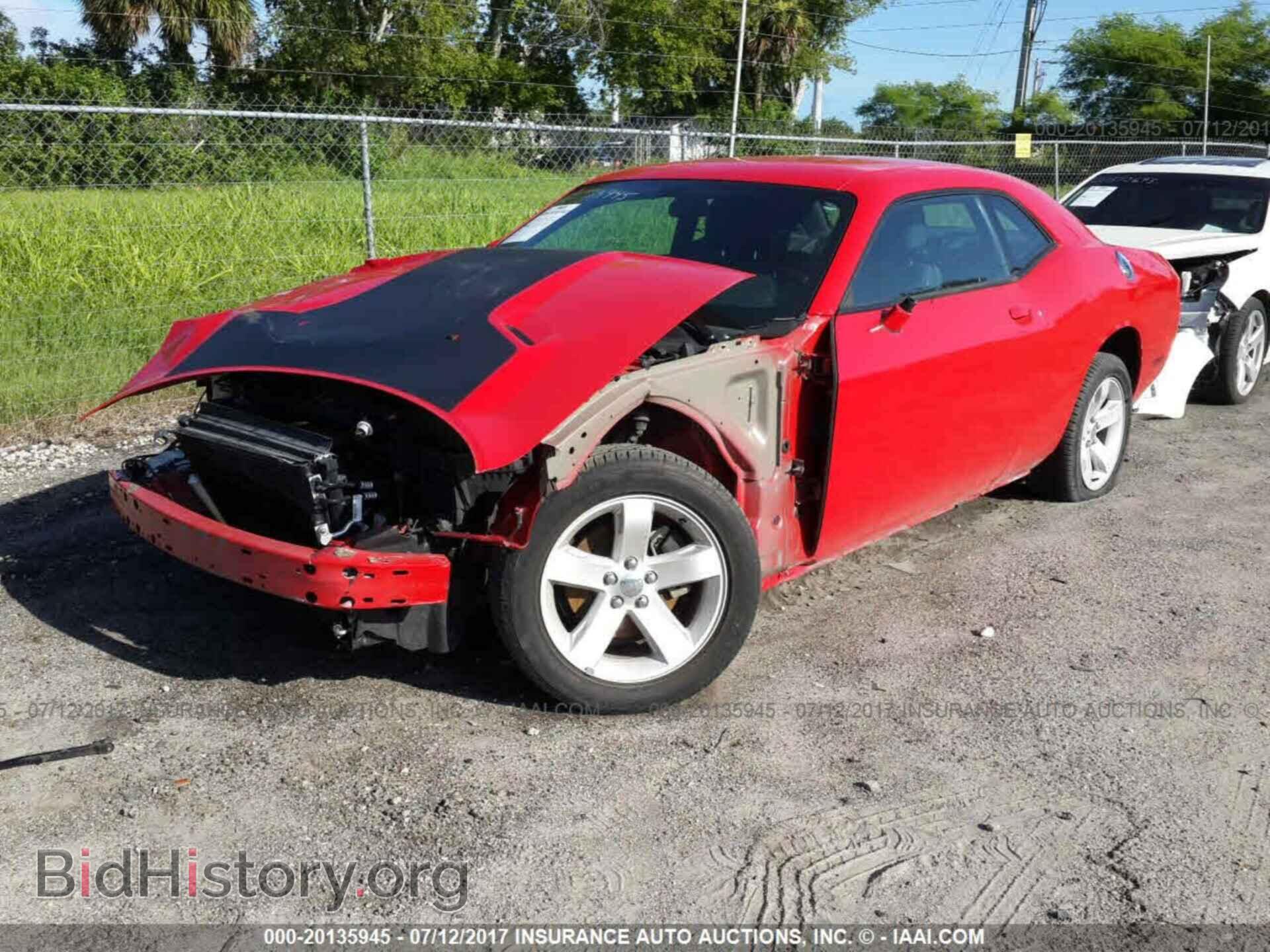 2014 Dodge Challenger - VIN: 2C3CDYAG2EH220212 - Фото 2