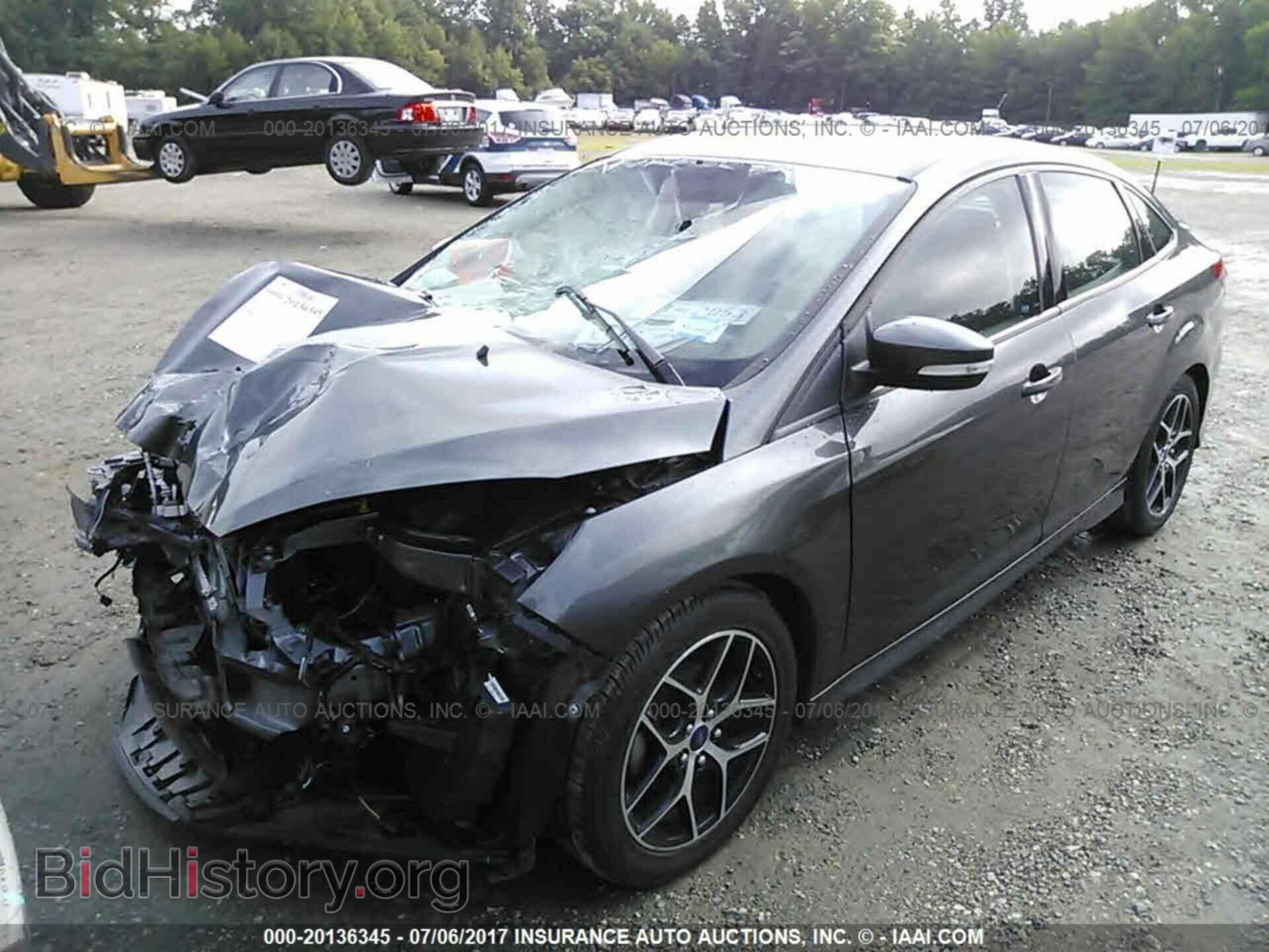 2015 Ford Focus - VIN: 1FADP3F29FL322219 - Photo 2