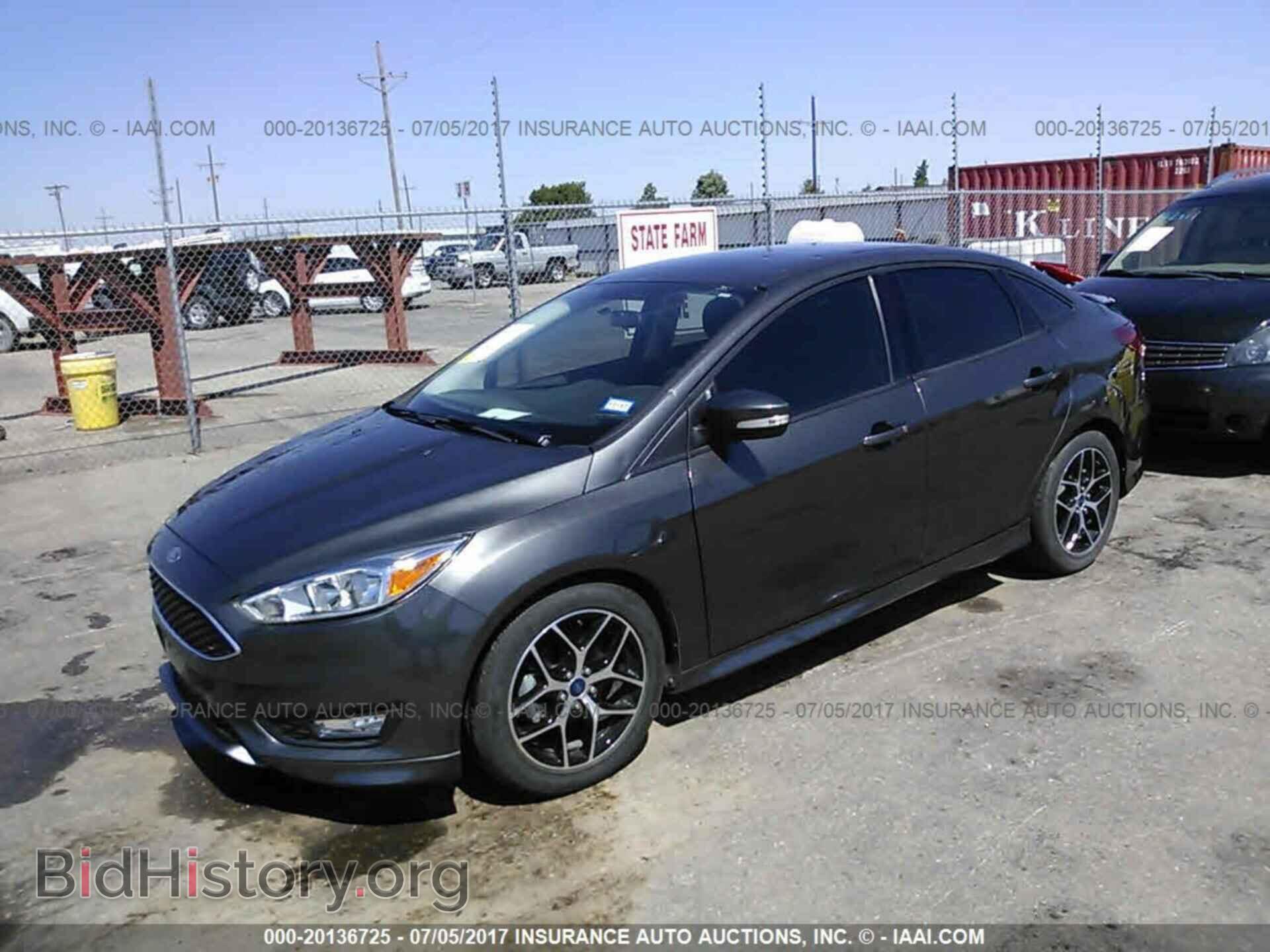 2015 Ford Focus - VIN: 1FADP3F23FL313564 - Photo 2