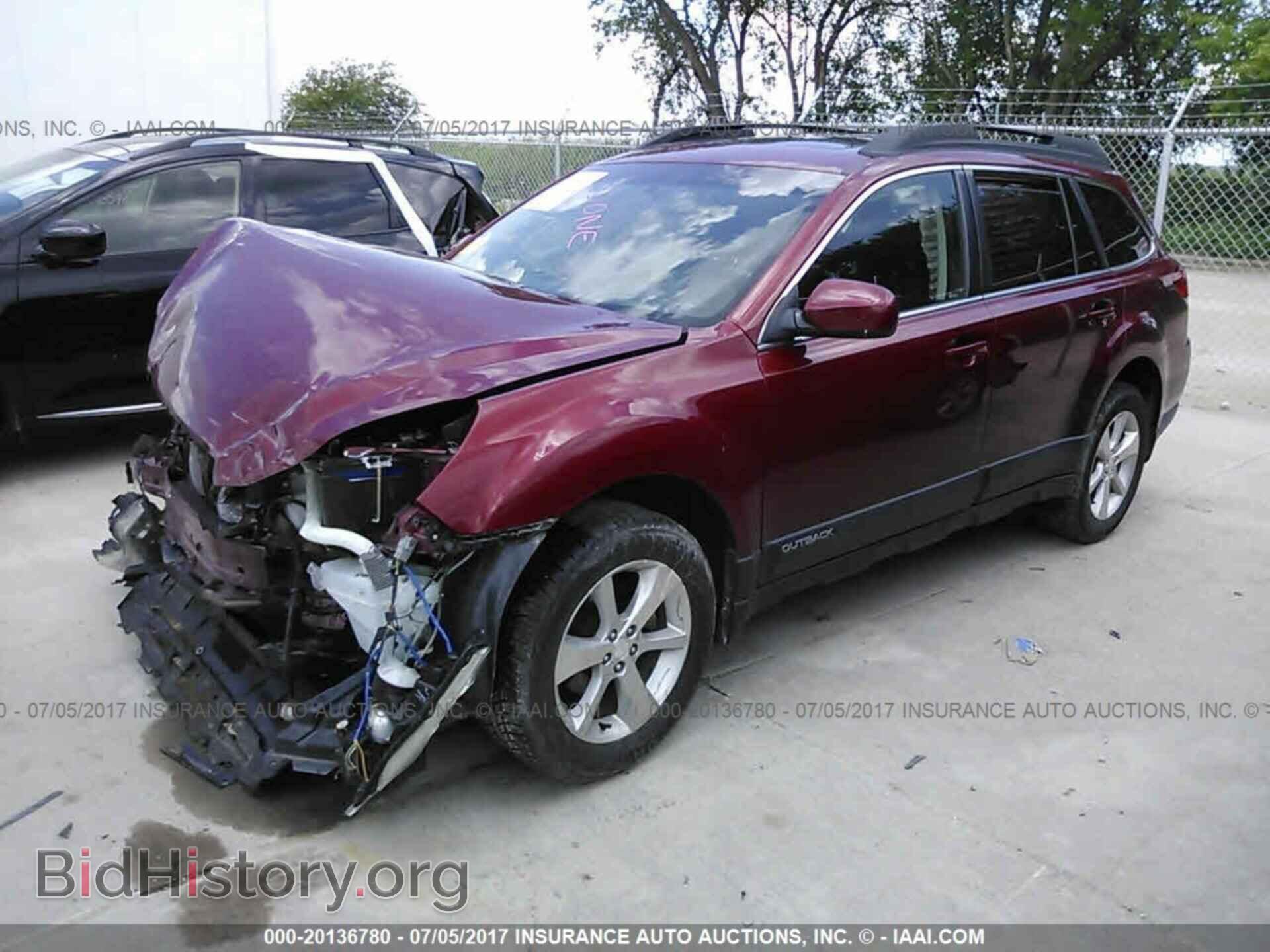 2014 Subaru Outback - VIN: 4S4BRCLC8E3302482 - Фото 2